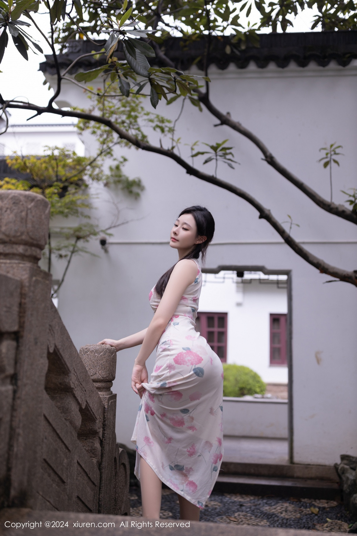 [XiuRen]高清写真图 2024.08.29 No.9087 小逗逗 丝袜美腿