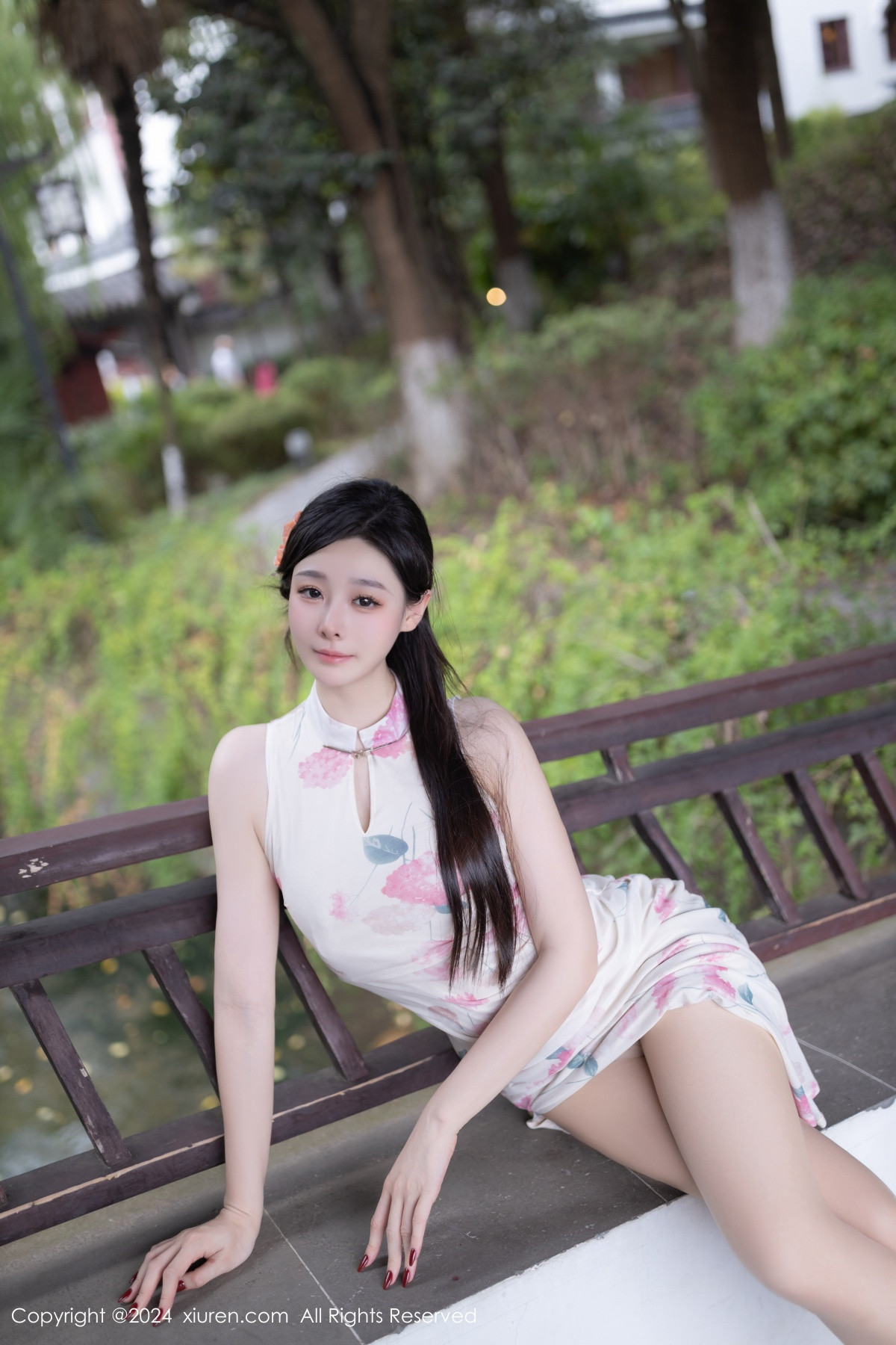 [XiuRen]高清写真图 2024.08.29 No.9087 小逗逗 丝袜美腿
