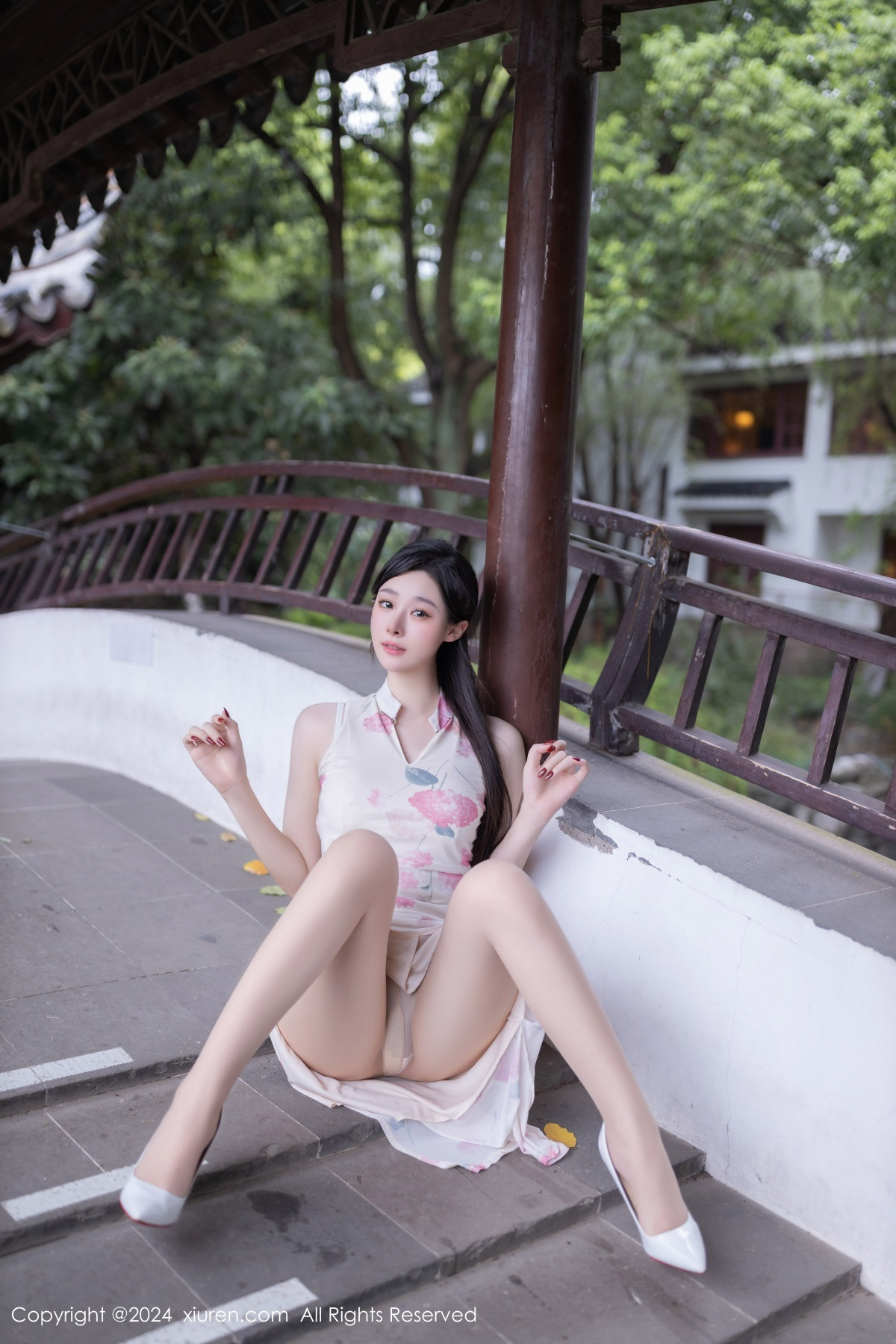 [XiuRen]高清写真图 2024.08.29 No.9087 小逗逗 丝袜美腿