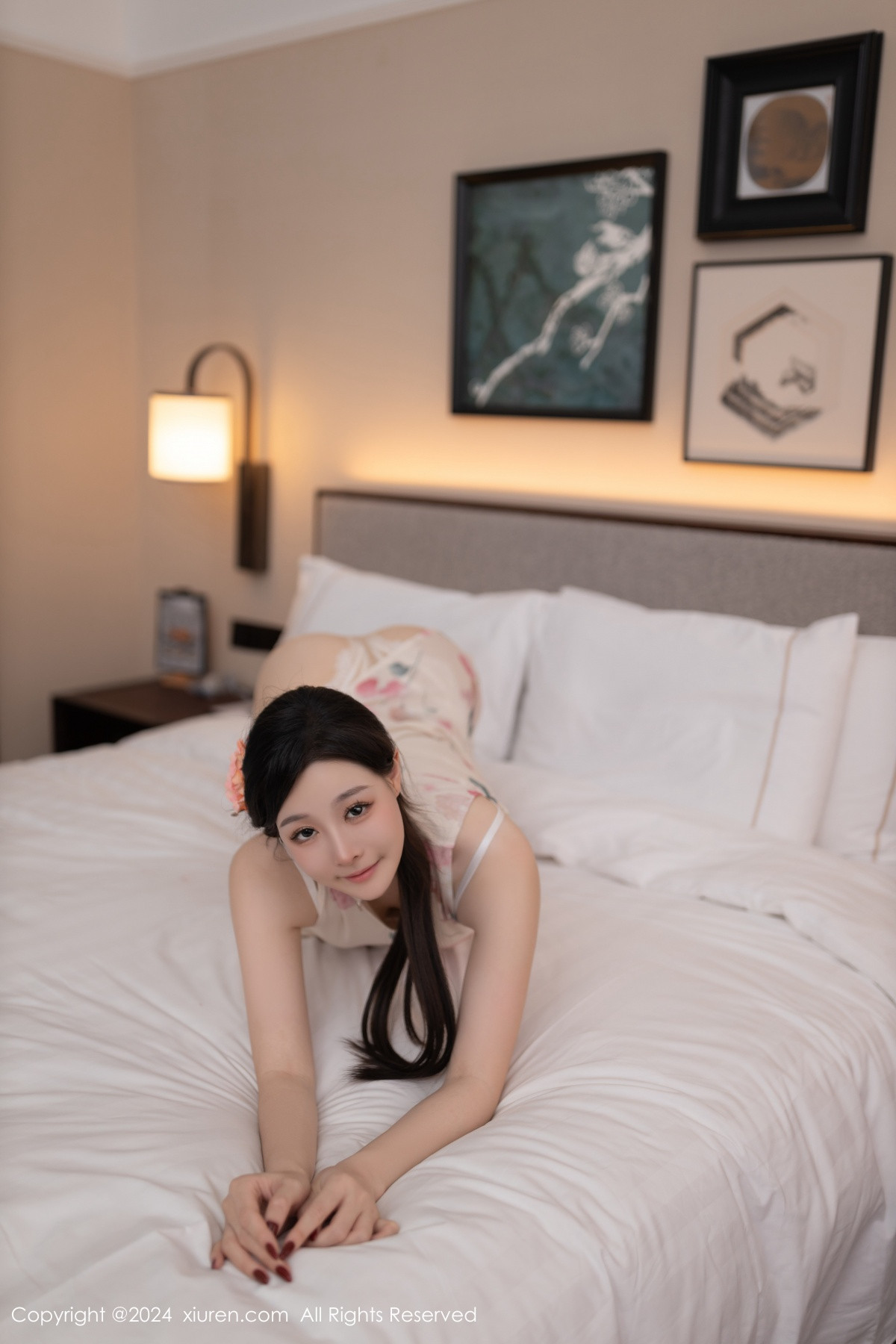[XiuRen]高清写真图 2024.08.29 No.9087 小逗逗 丝袜美腿