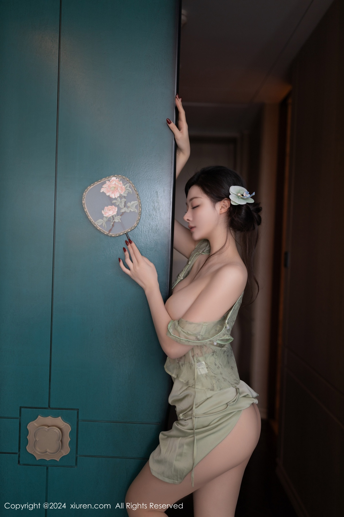 [XiuRen]高清写真图 2024.09.06 No.9124 小逗逗 丝袜美腿