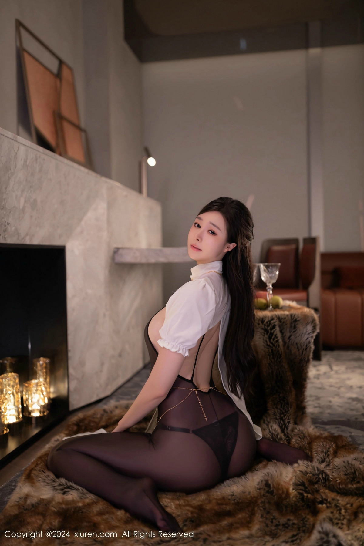[XiuRen]高清写真图 2024.10.25 No.9350 小逗逗 黑丝美腿