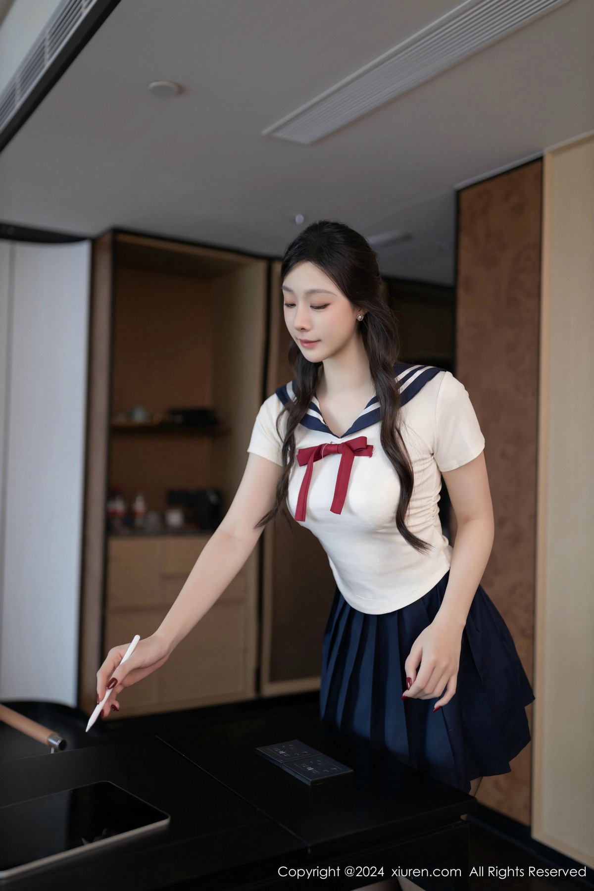[XiuRen]高清写真图 2024.11.29 No.9530 小逗逗 黑丝美腿