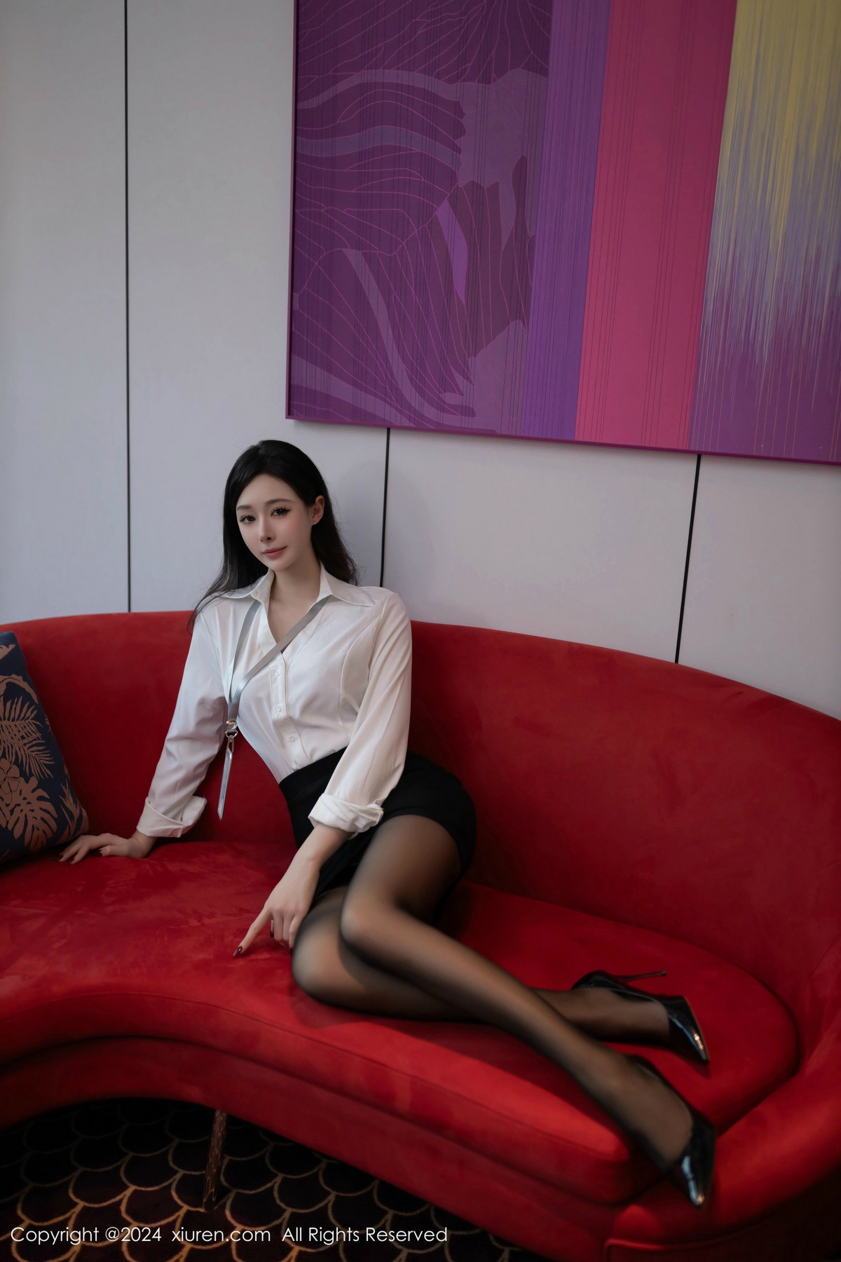 [XiuRen]高清写真图 2024.12.20 No.9637 小逗逗 黑丝美腿