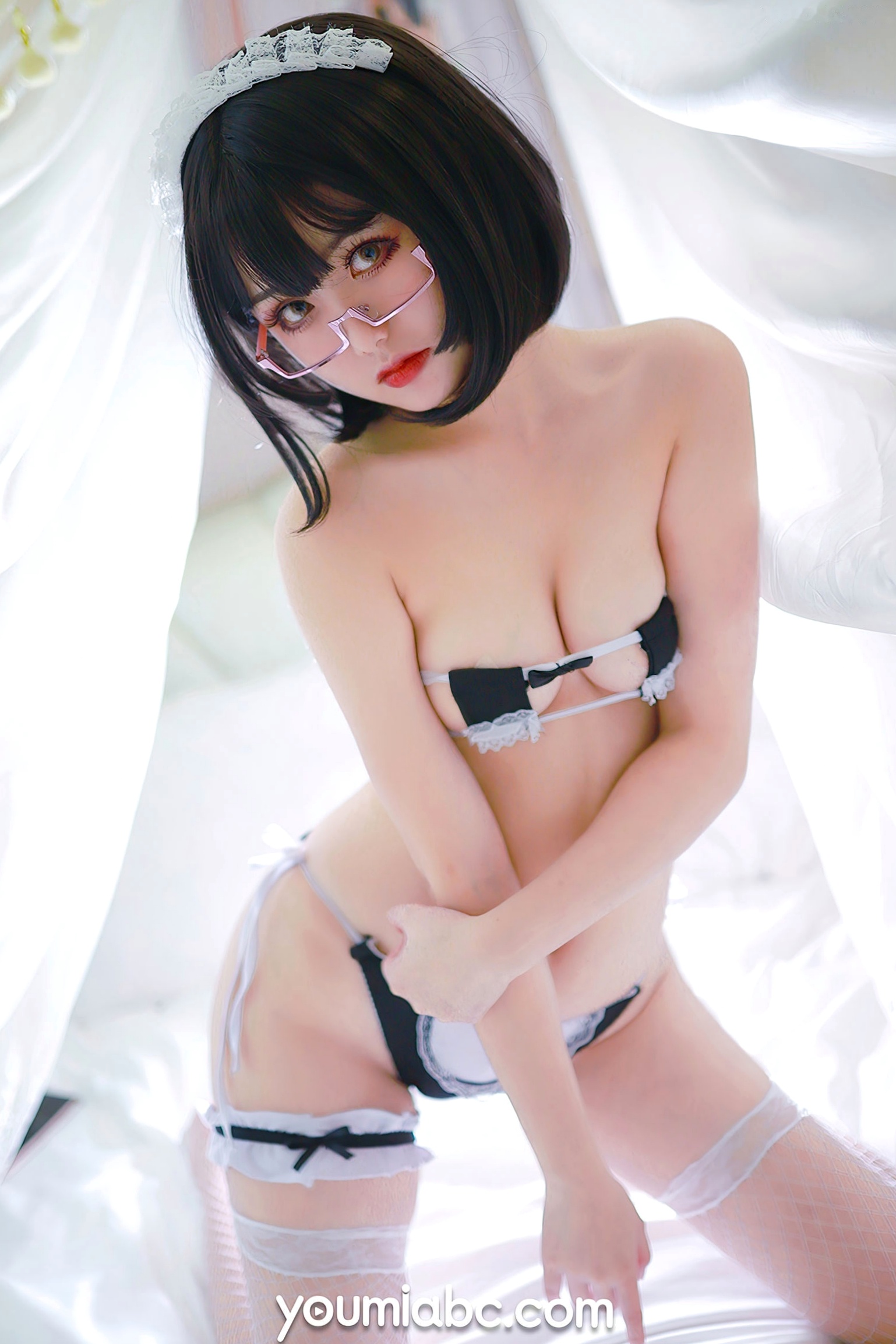 Gallery - YouMi尤蜜-您的蛋蛋-女仆装私房诱惑写真，眼镜渔网袜，唯美灯光下的性感拍摄尤蜜荟 - Chiness Model 制服私房照性感诱惑丝袜 您的蛋蛋女神私房照_秀色女神 - image 13