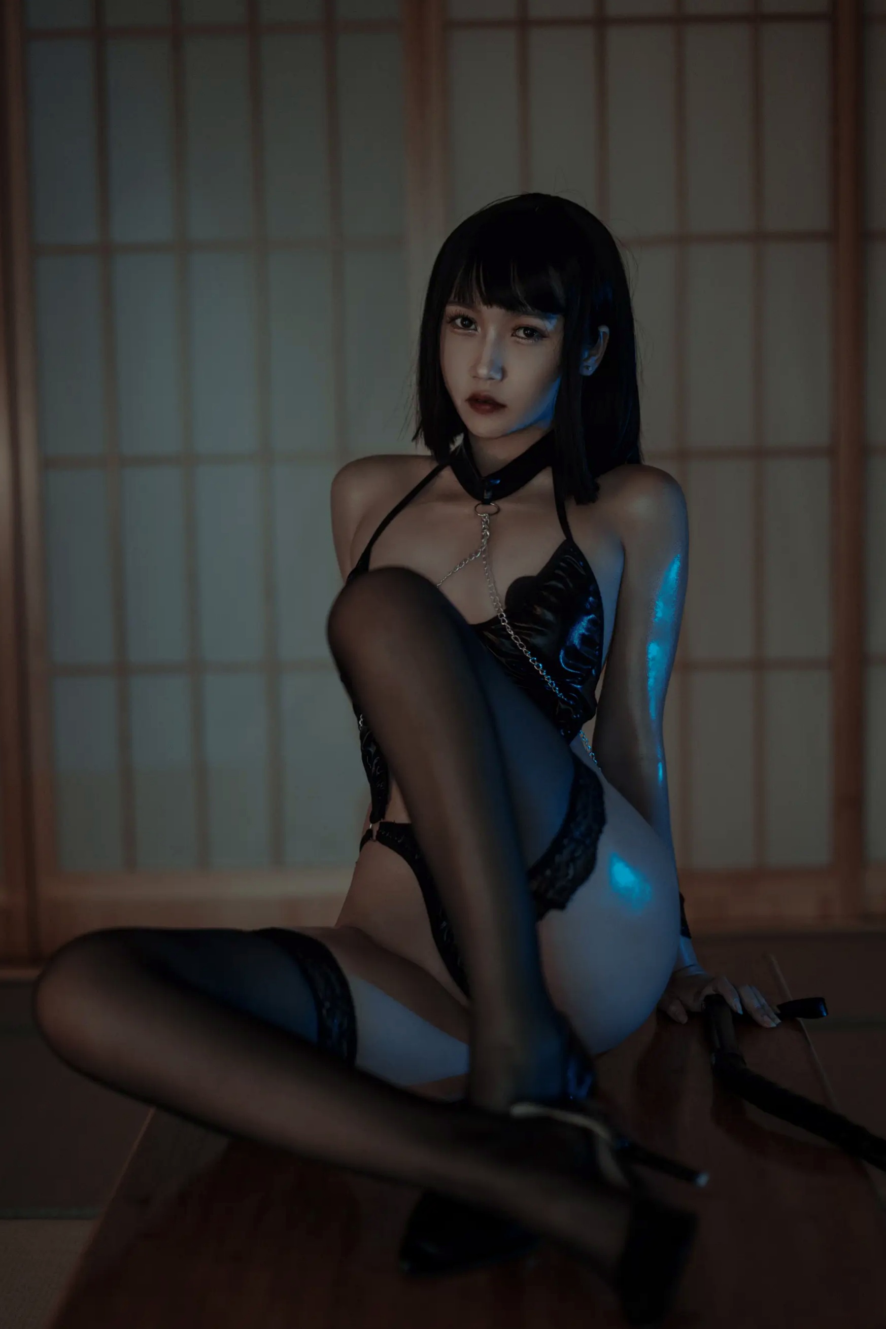 Coser不呆猫：暗黑皮鞭诱惑系列，极致束缚风格写真 [49P]