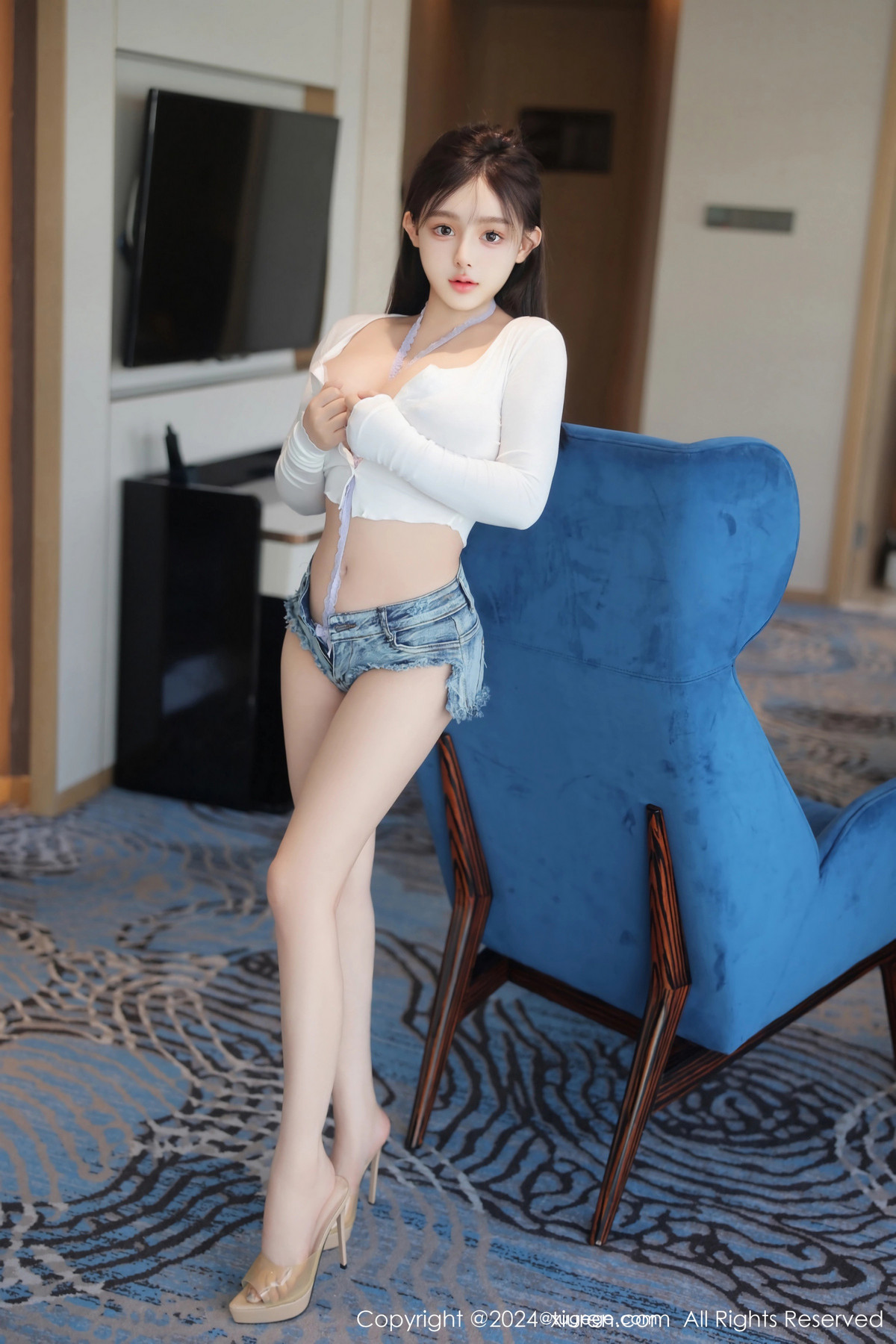 [XiuRen]高清写真图 2024.08.02 No.8958 娜娜子yy 丰腴美臀