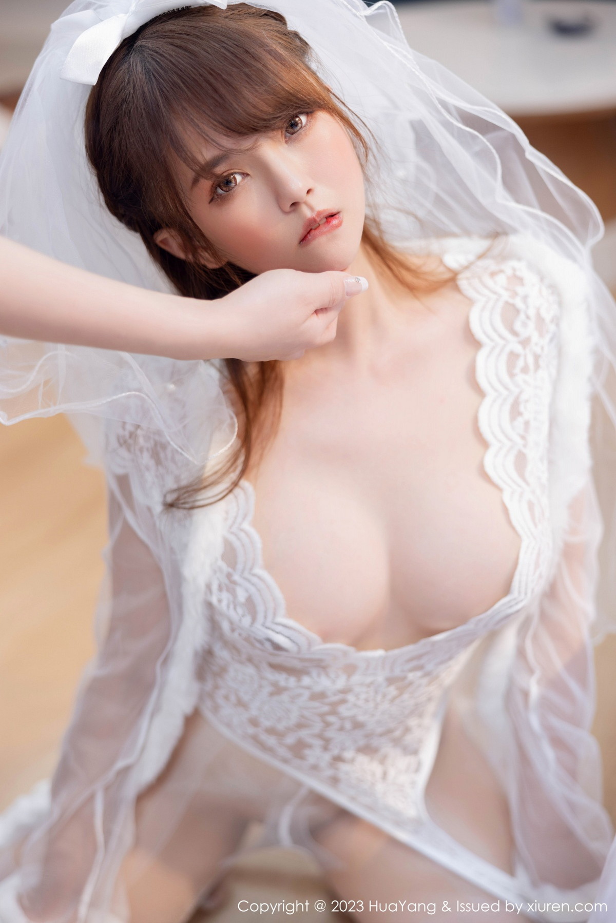 [HuaYang]高清写真图 2023.01.03 VOL.524 张思允Nice 婚纱美臀
