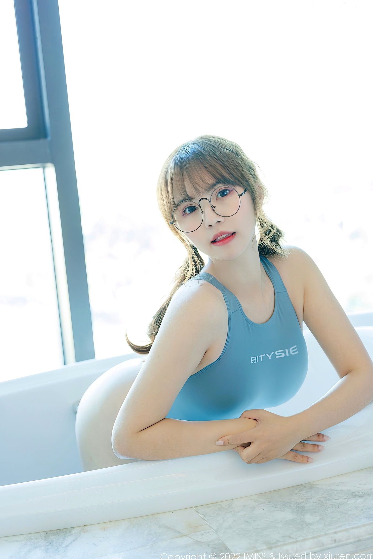 Gallery - IMiss爱蜜社 - Honey Club -673-张思允Nice-清纯眼镜少女蓝色露背连体衣肉丝浴室私房写真-2022.03.22爱蜜社 - Honey Club 性感诱惑浴室私房照 张思允女神私房照_秀色女神 - image 38