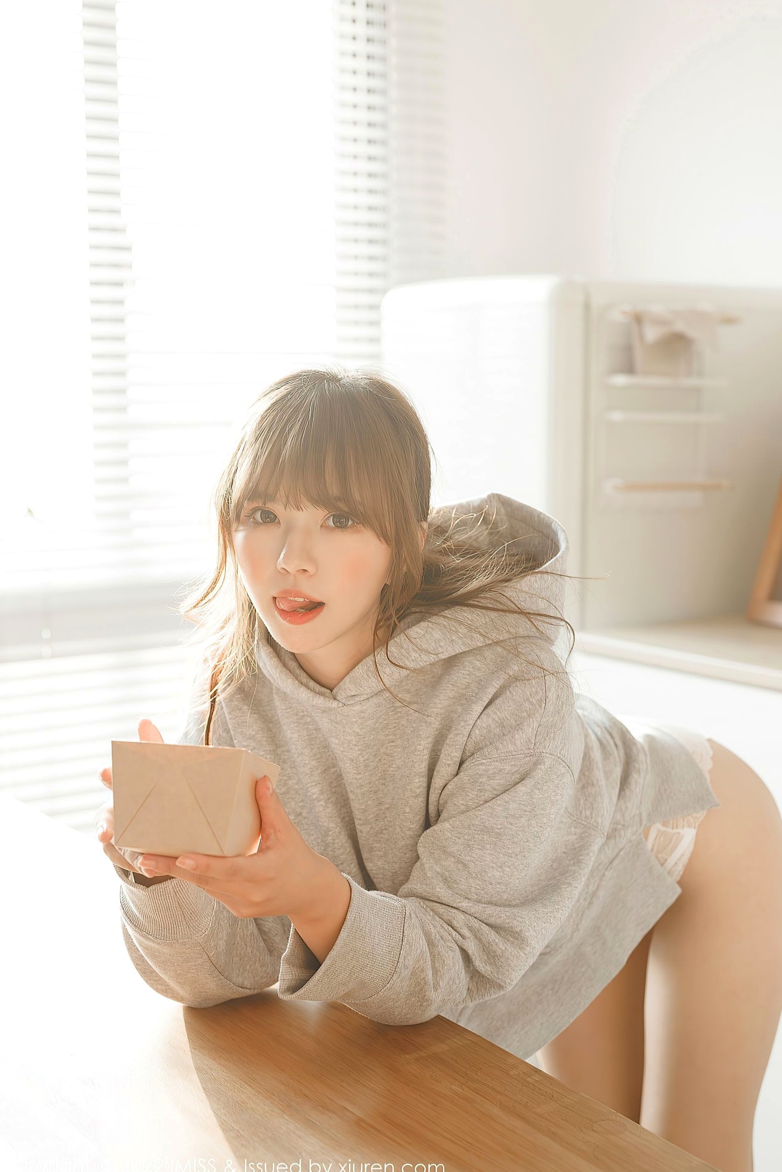 Gallery - IMiss爱蜜社 - Honey Club -653-张思允Nice-纯欲天花板-白色蕾丝内衣-灰色卫衣居家私房气质大片爱蜜社 - Honey Club 私房照内衣性感气质清纯 张思允女神私房照_秀色女神 - image 3
