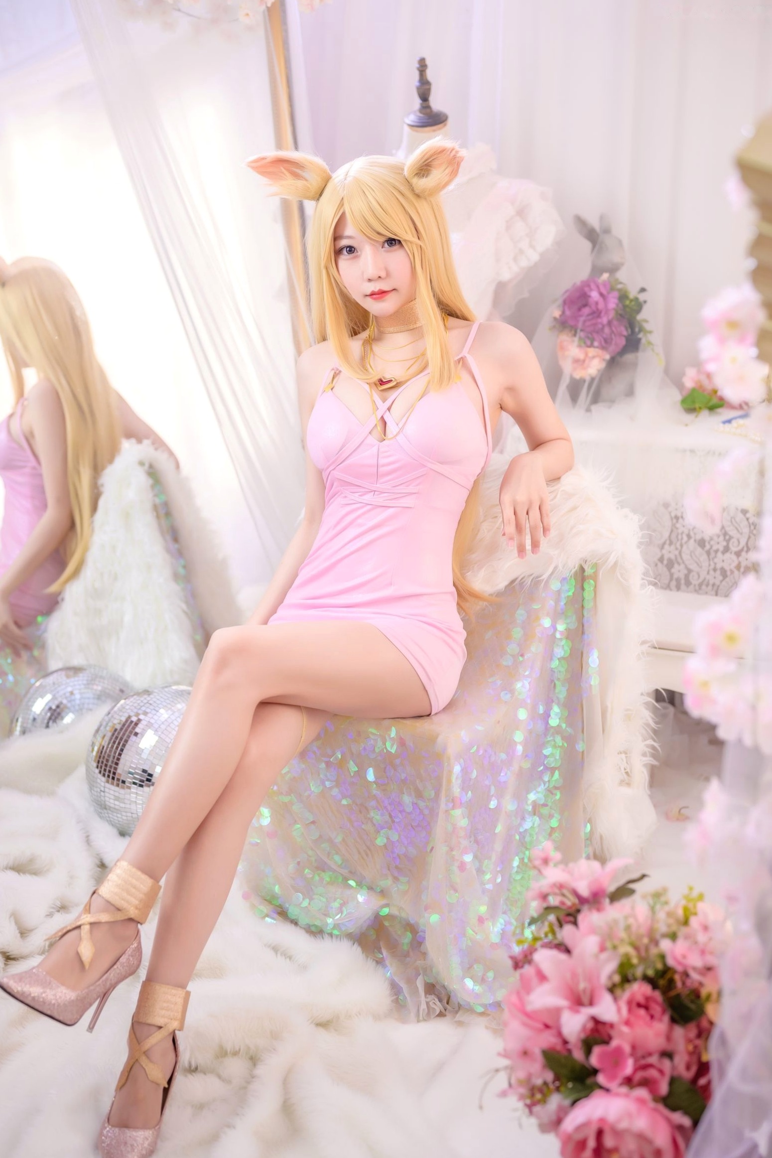 Gallery - 香草喵露露阿狸同人Cosplay，梦幻粉色紧身裙私房写真，极致诱惑性感演绎角色扮演性感私房照萌系 坏露露香宝女神私房照_秀色女神 - image 1