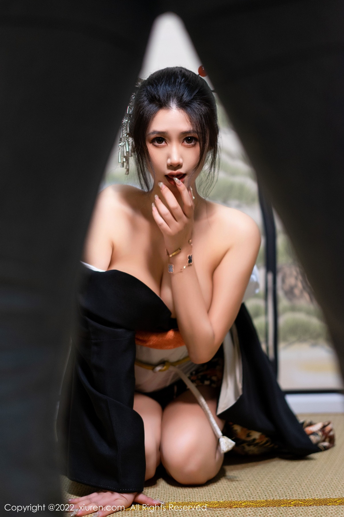 [XiuRen]高清写真图 2022.11.30 No.5932 laura阿姣 和服美腿