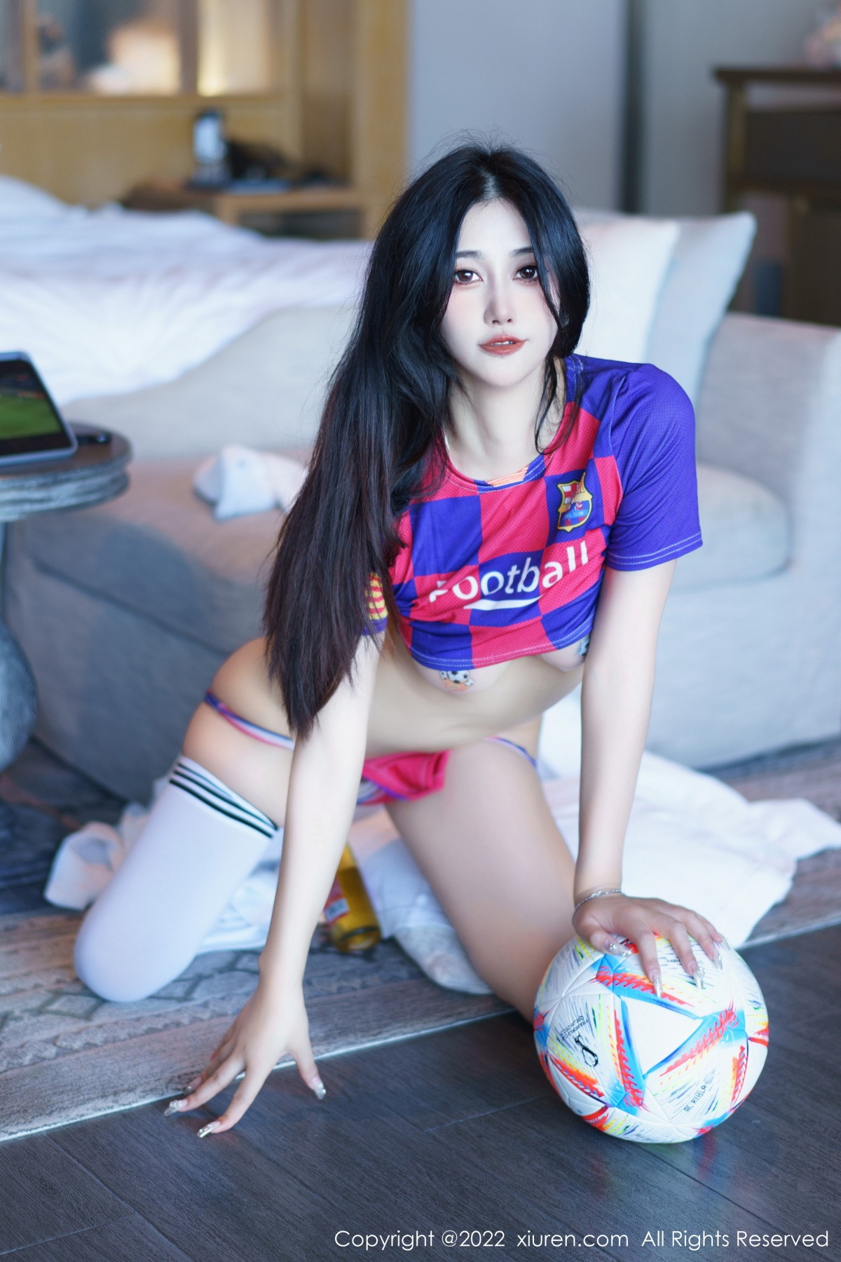 [XiuRen]高清写真图 2022.12.15 No.6004 laura阿姣 美腿足球