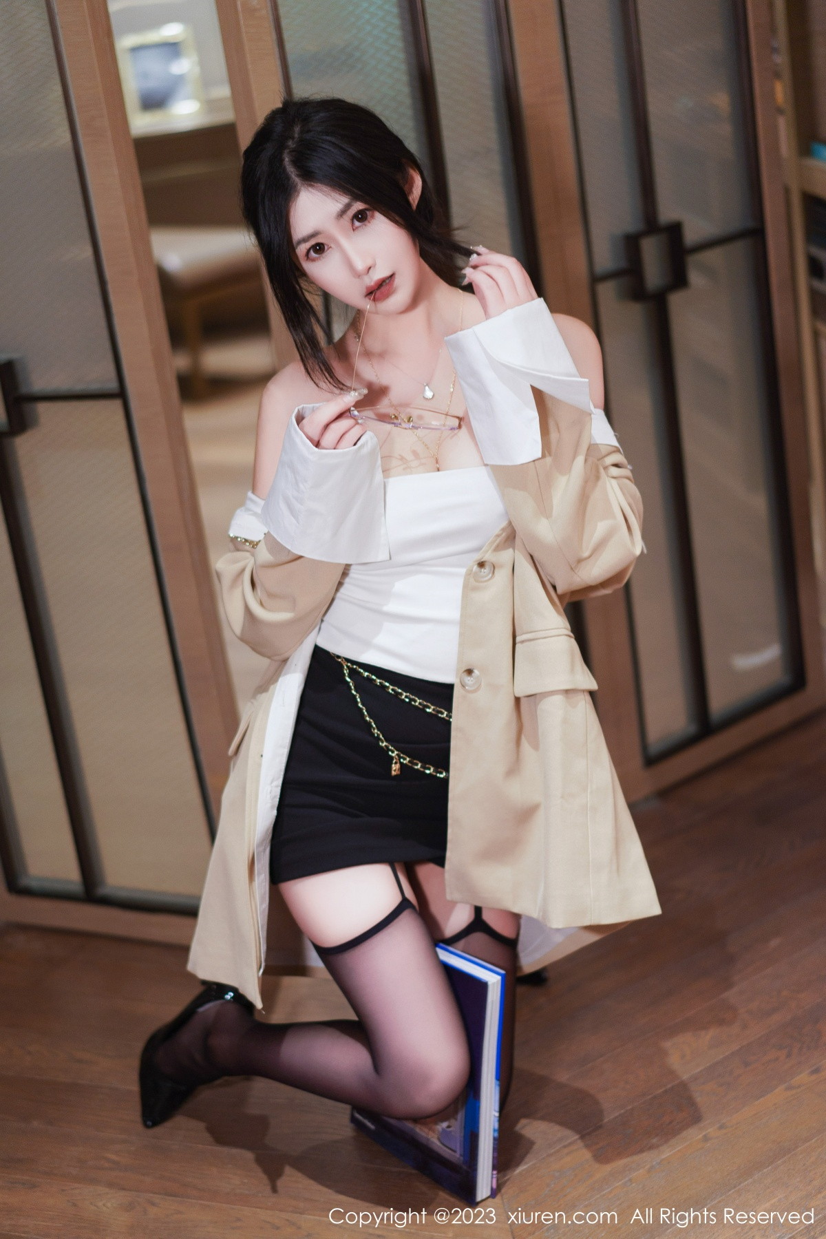 [XiuRen]高清写真图 2023.01.13 No.6129 laura阿姣 黑丝美腿