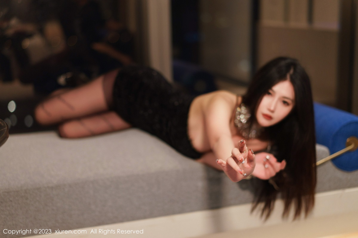 [XiuRen]高清写真图 2023.02.09 No.6244 laura阿姣 黑丝美腿