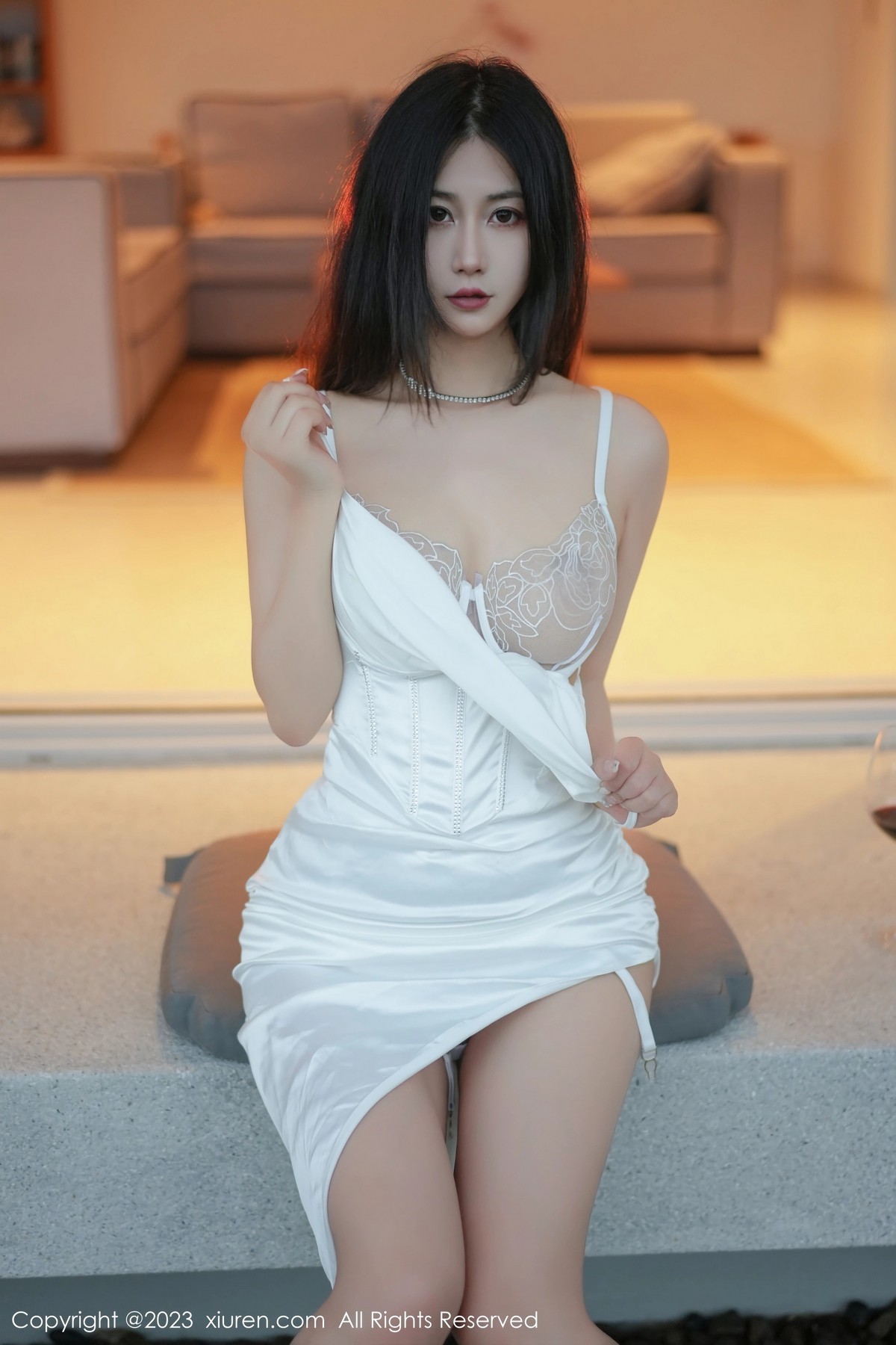 [XiuRen]高清写真图 2023.05.12 No.6729 laura阿姣 妩媚美腿