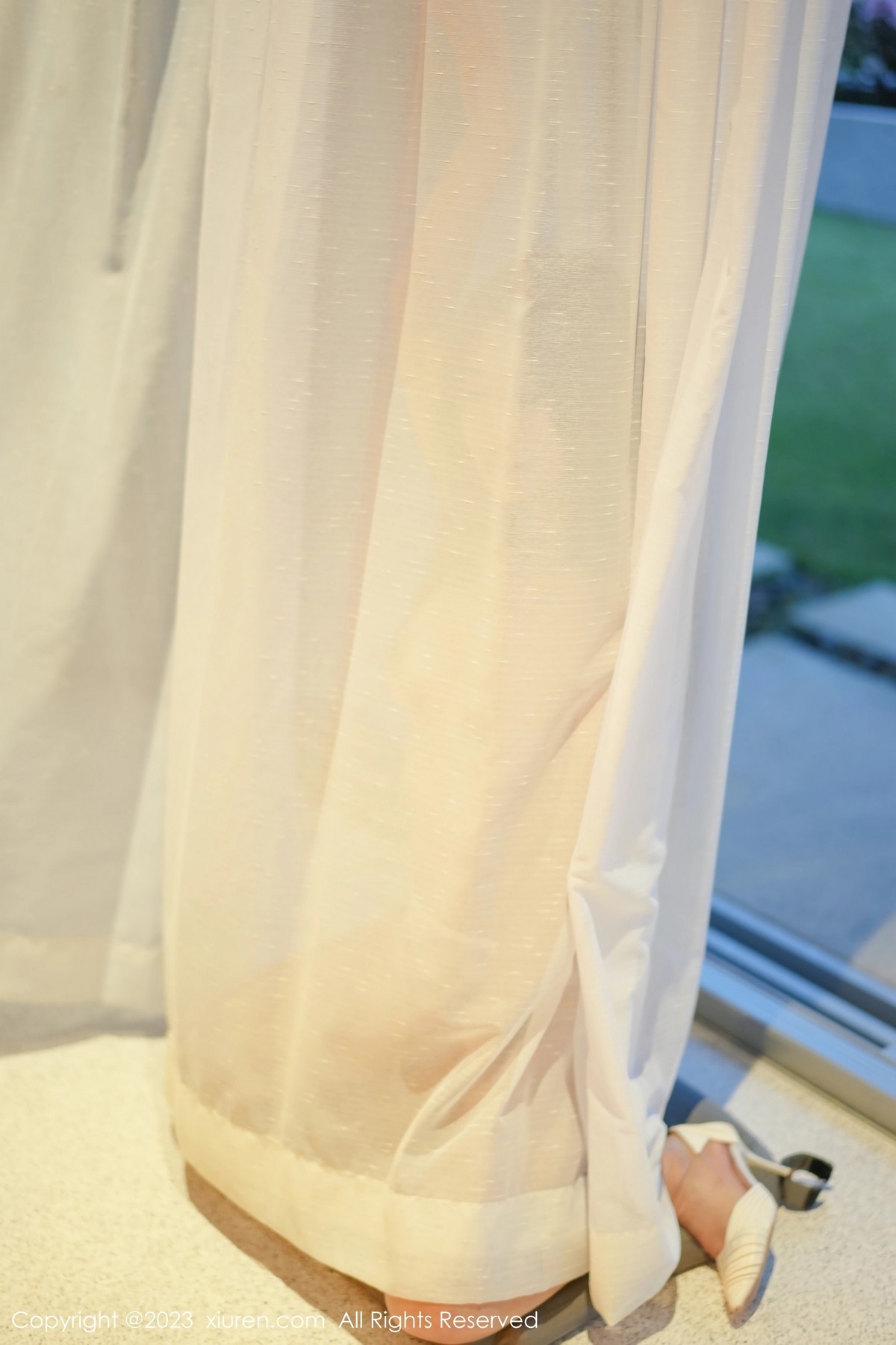 [XiuRen]高清写真图 2023.05.12 No.6729 laura阿姣 妩媚美腿