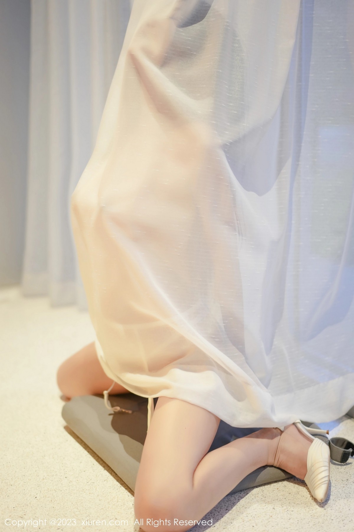[XiuRen]高清写真图 2023.05.12 No.6729 laura阿姣 妩媚美腿