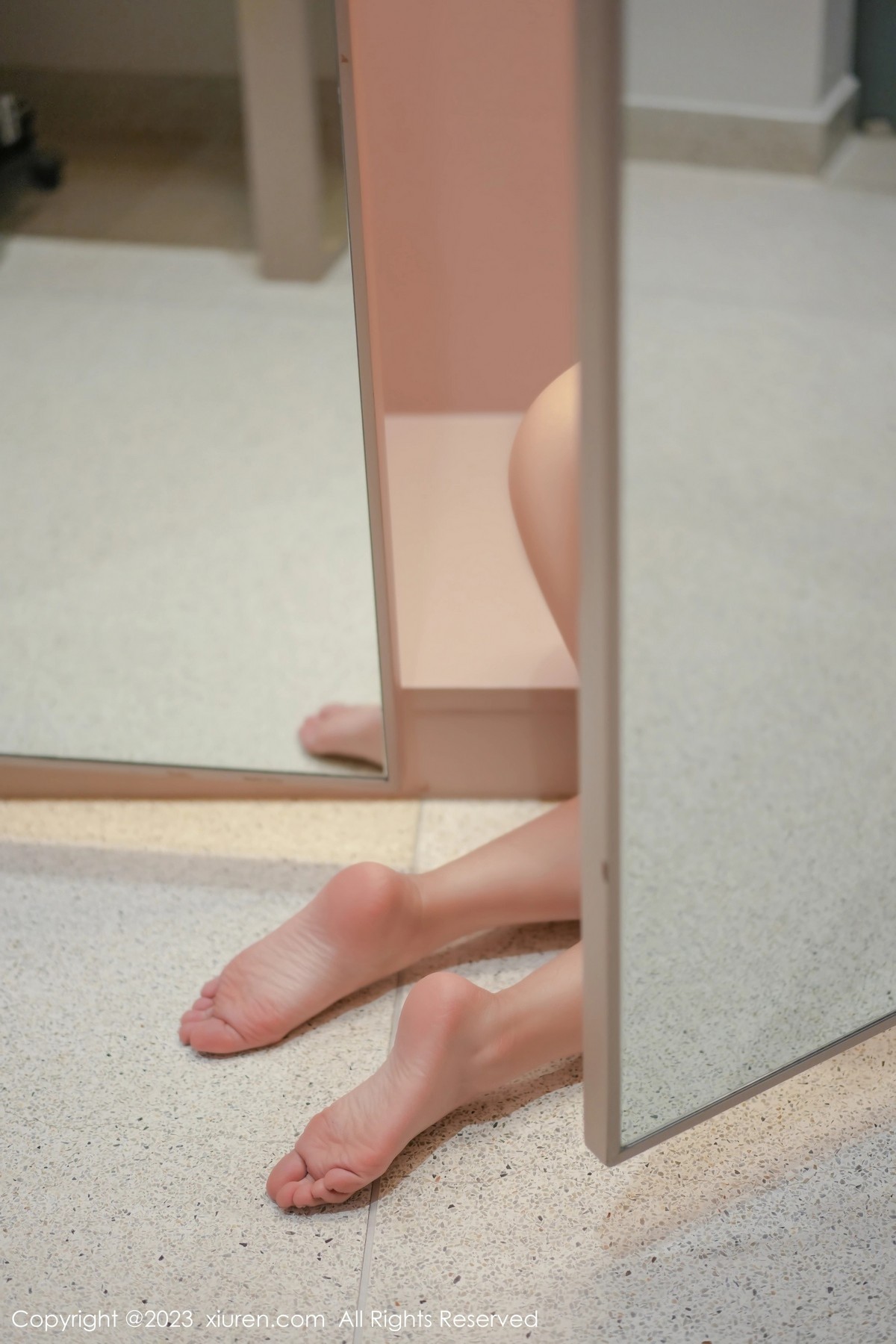 [XiuRen]高清写真图 2023.05.12 No.6729 laura阿姣 妩媚美腿