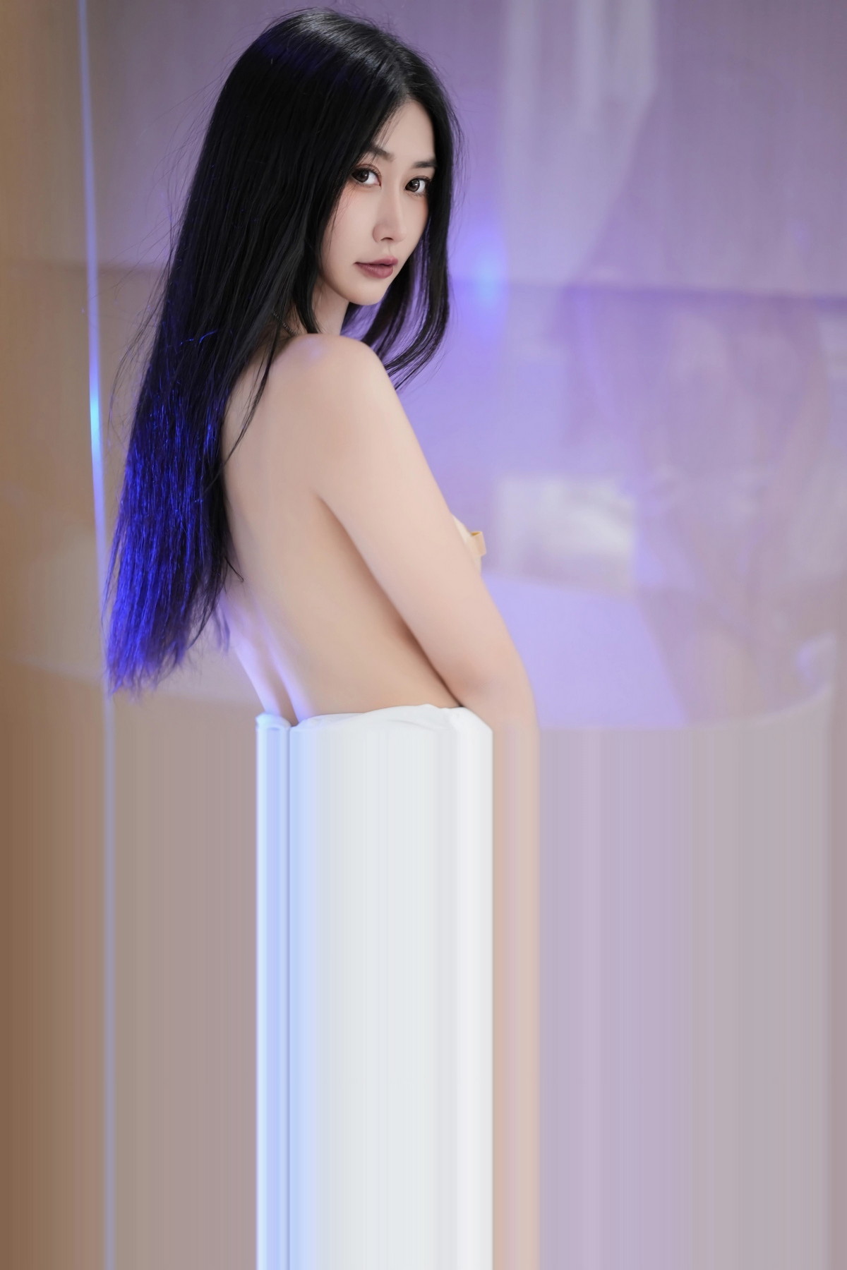 [XiuRen]高清写真图 2023.09.27 No.7447 laura阿姣 丰腴美腿