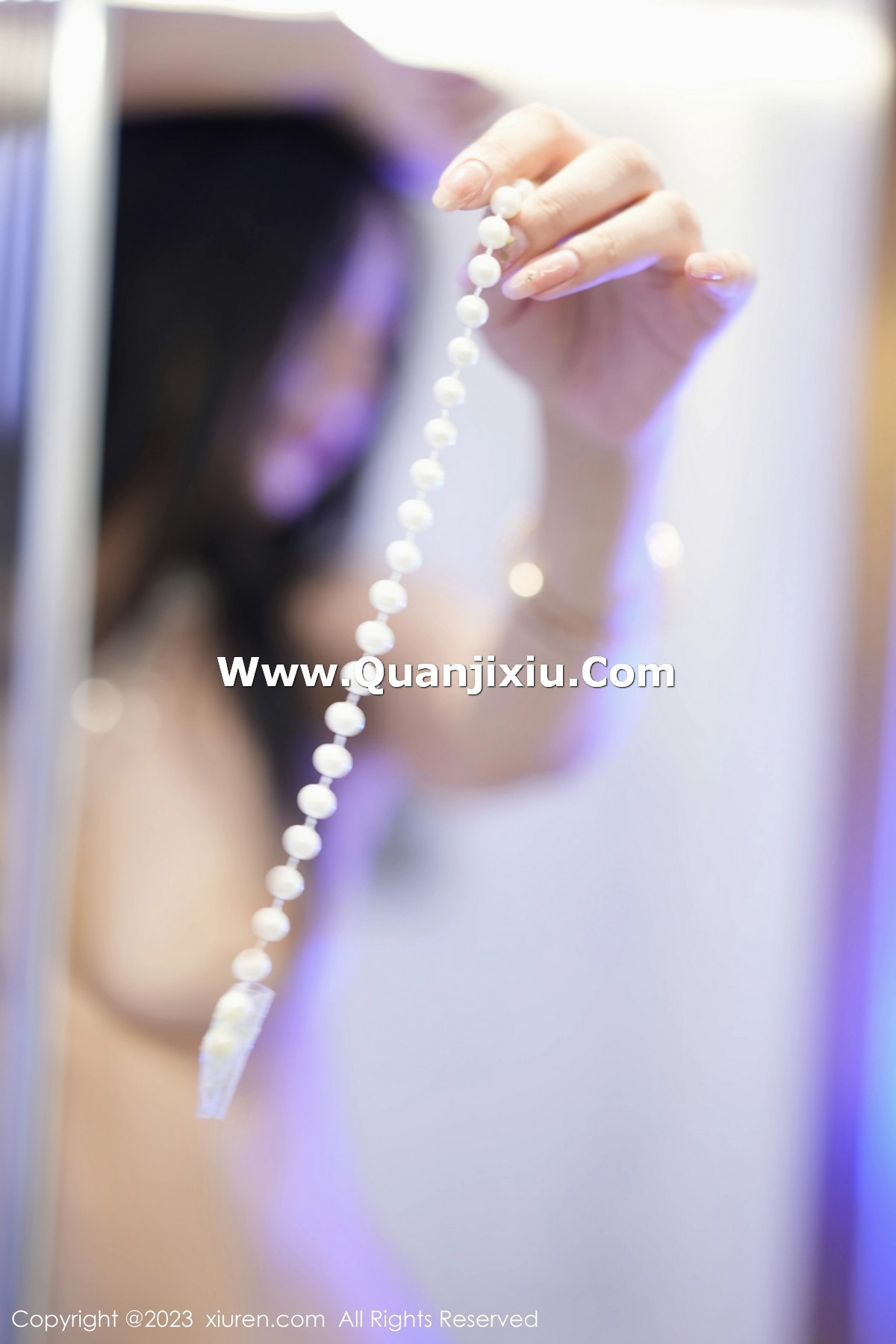 [XiuRen]高清写真图 2023.09.27 No.7447 laura阿姣 丰腴美腿