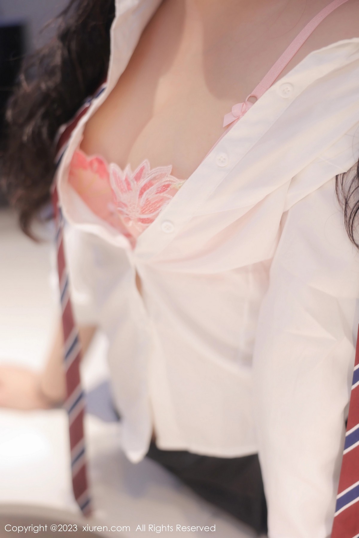 [XiuRen]高清写真图 2023.03.02 No.6350 江真真 短裙美臀