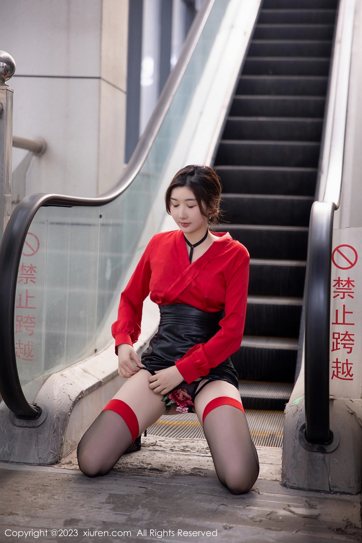 [XiuRen]高清写真图 2023.04.06 No.6529 江真真 黑丝短裙
