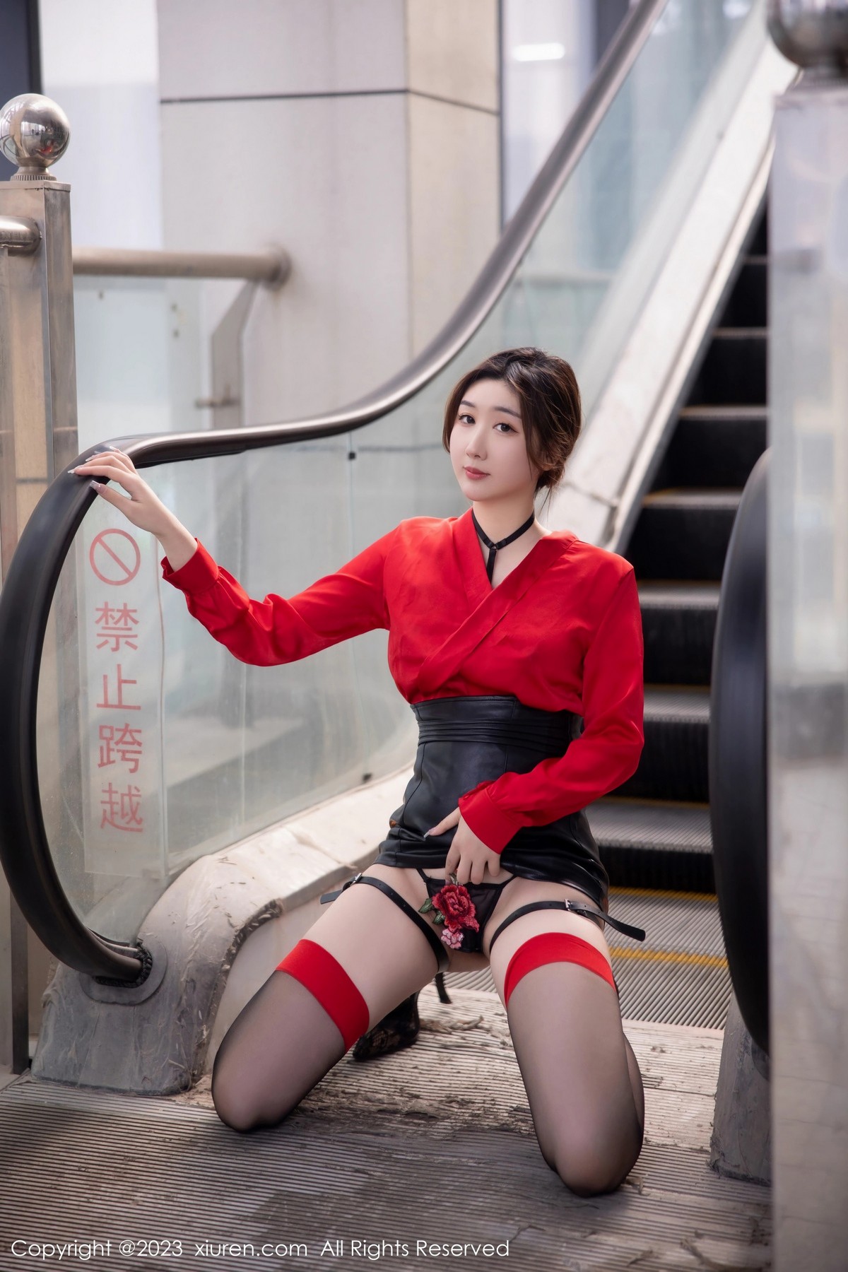 [XiuRen]高清写真图 2023.04.06 No.6529 江真真 黑丝短裙