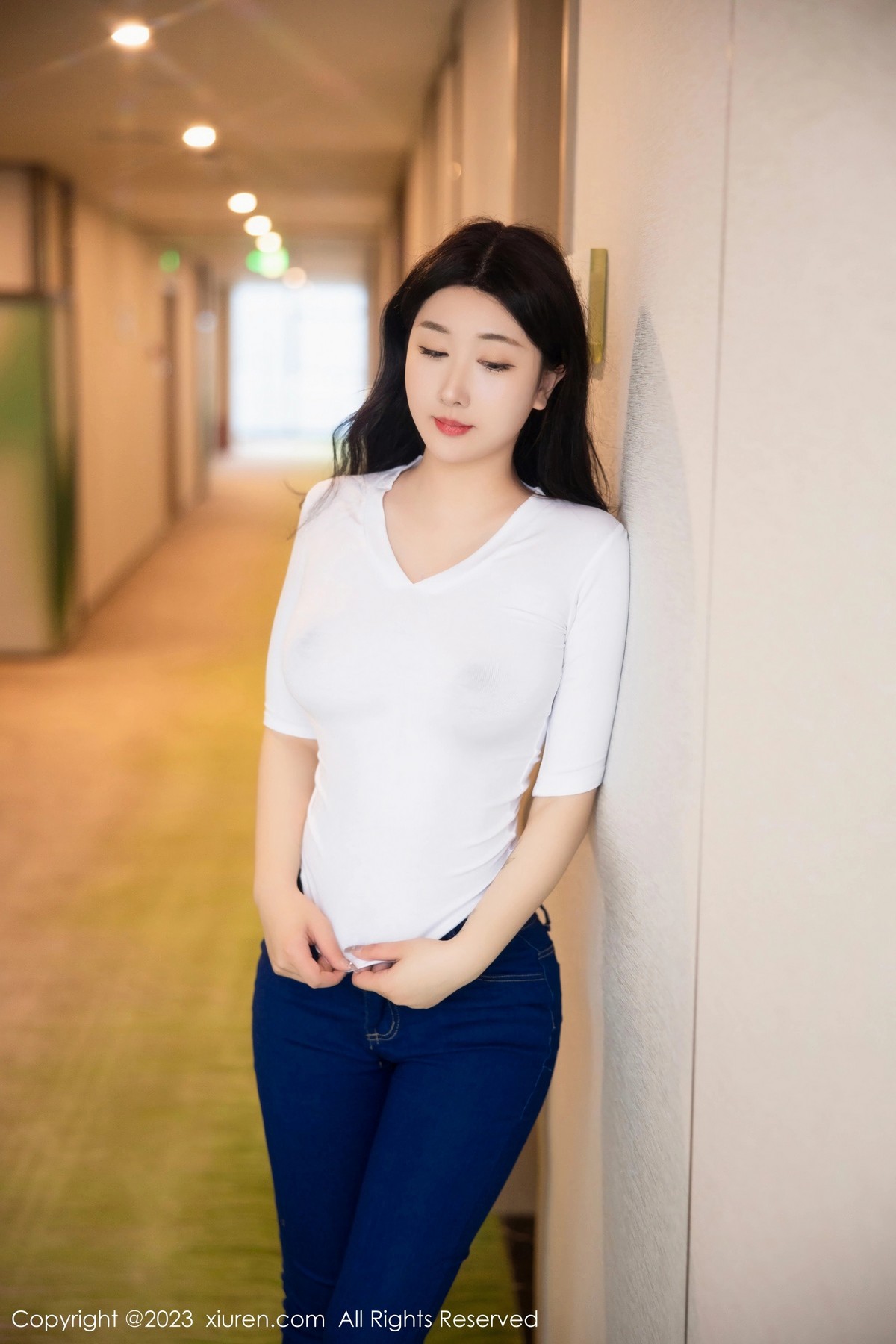 [XiuRen]高清写真图 2023.04.13 No.6570 江真真 牛仔裤美臀