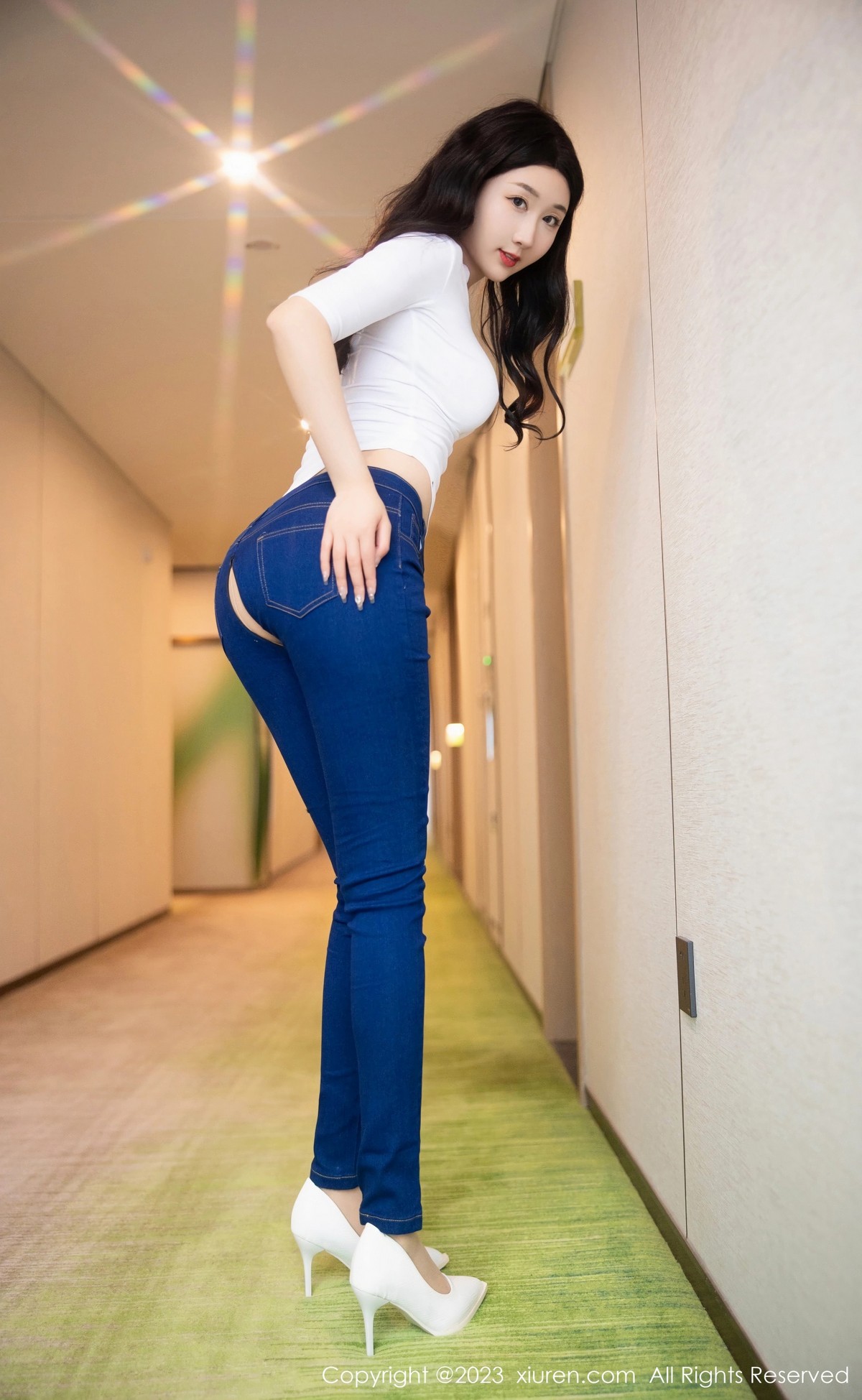[XiuRen]高清写真图 2023.04.13 No.6570 江真真 牛仔裤美臀