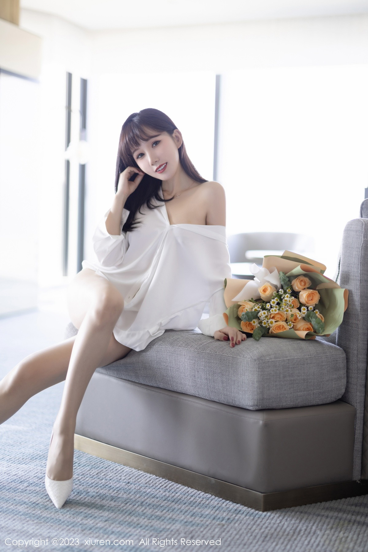 [XiuRen]高清写真图 2023.01.18 No.6153 波巧酱 丝袜美腿