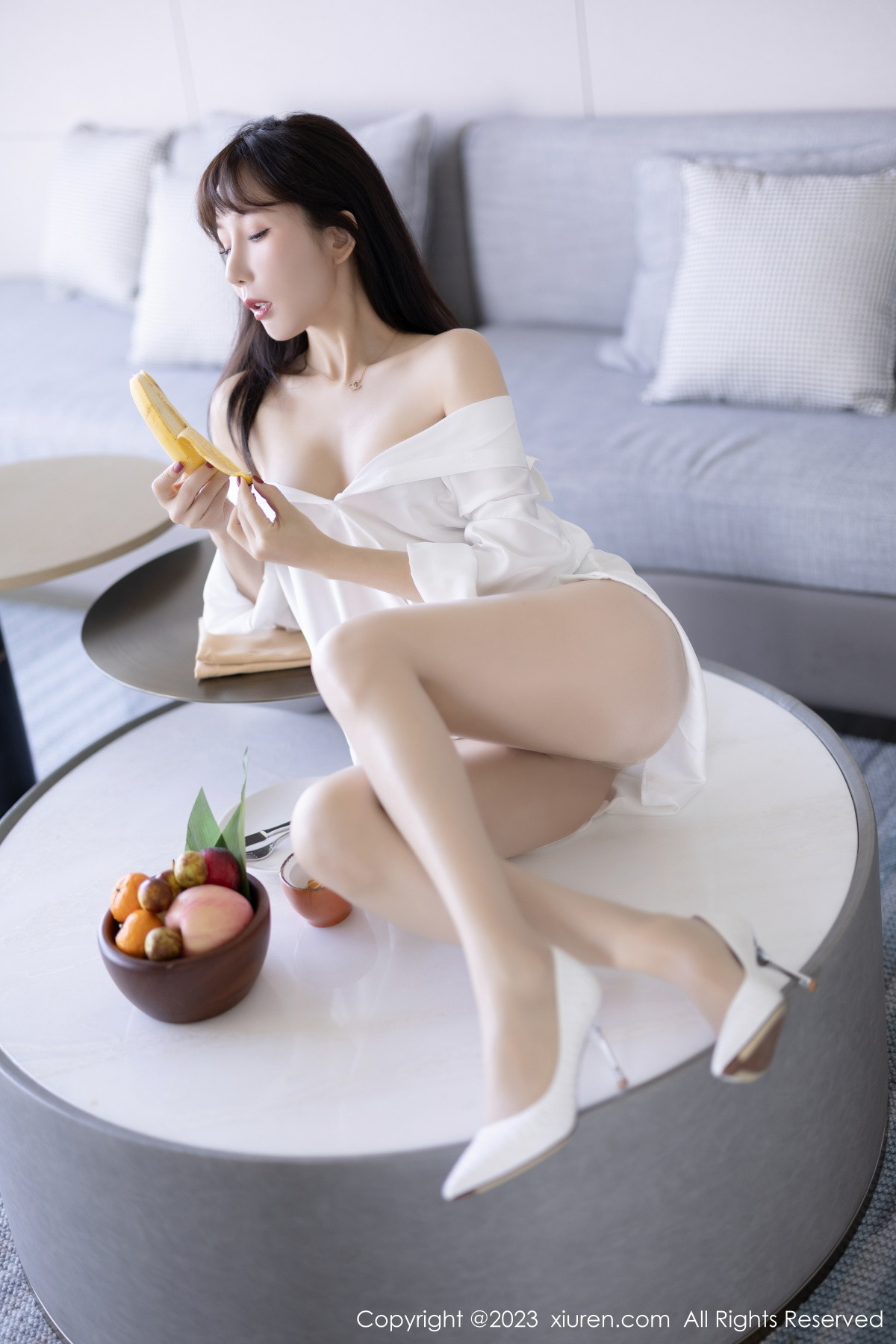 [XiuRen]高清写真图 2023.01.18 No.6153 波巧酱 丝袜美腿