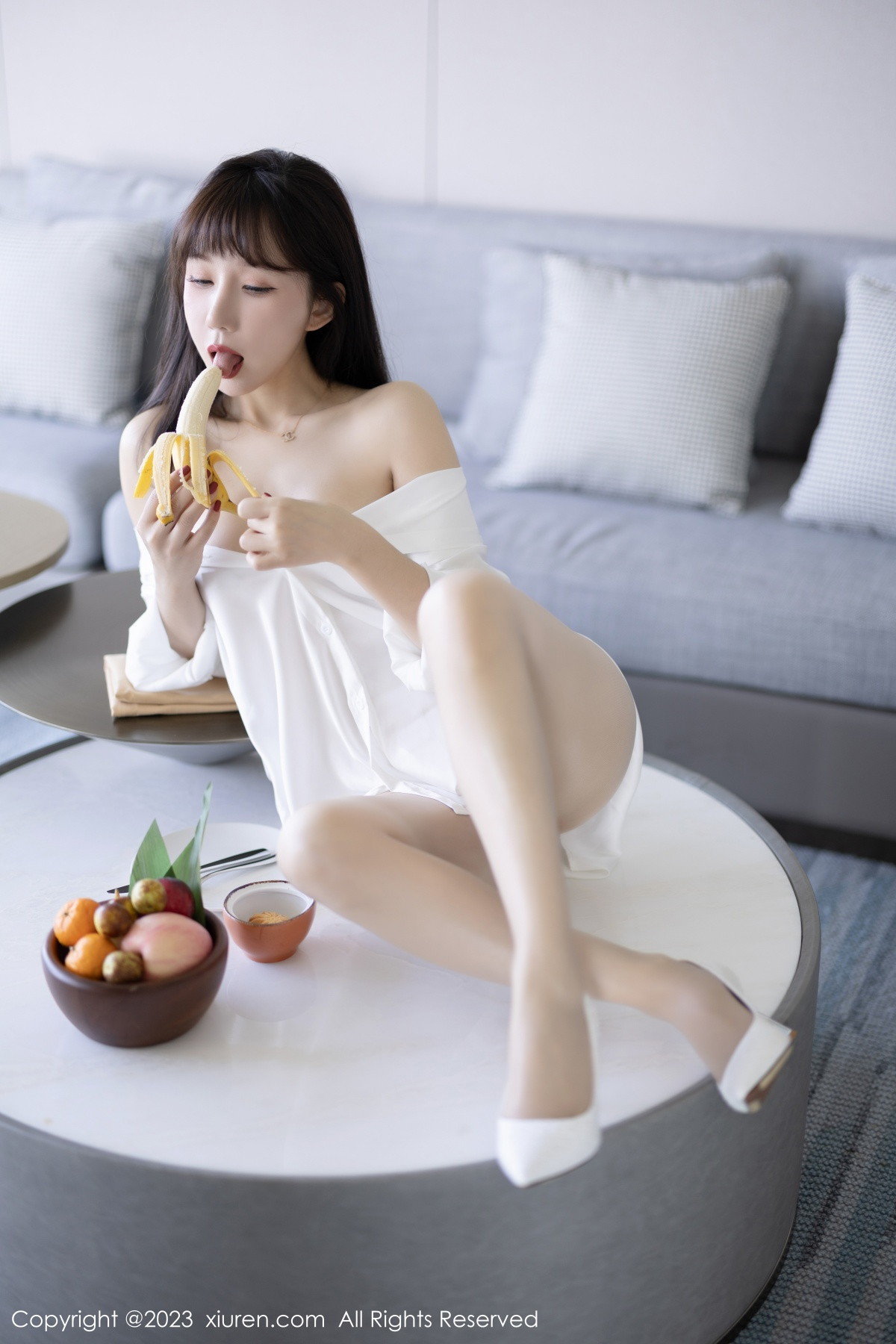 [XiuRen]高清写真图 2023.01.18 No.6153 波巧酱 丝袜美腿