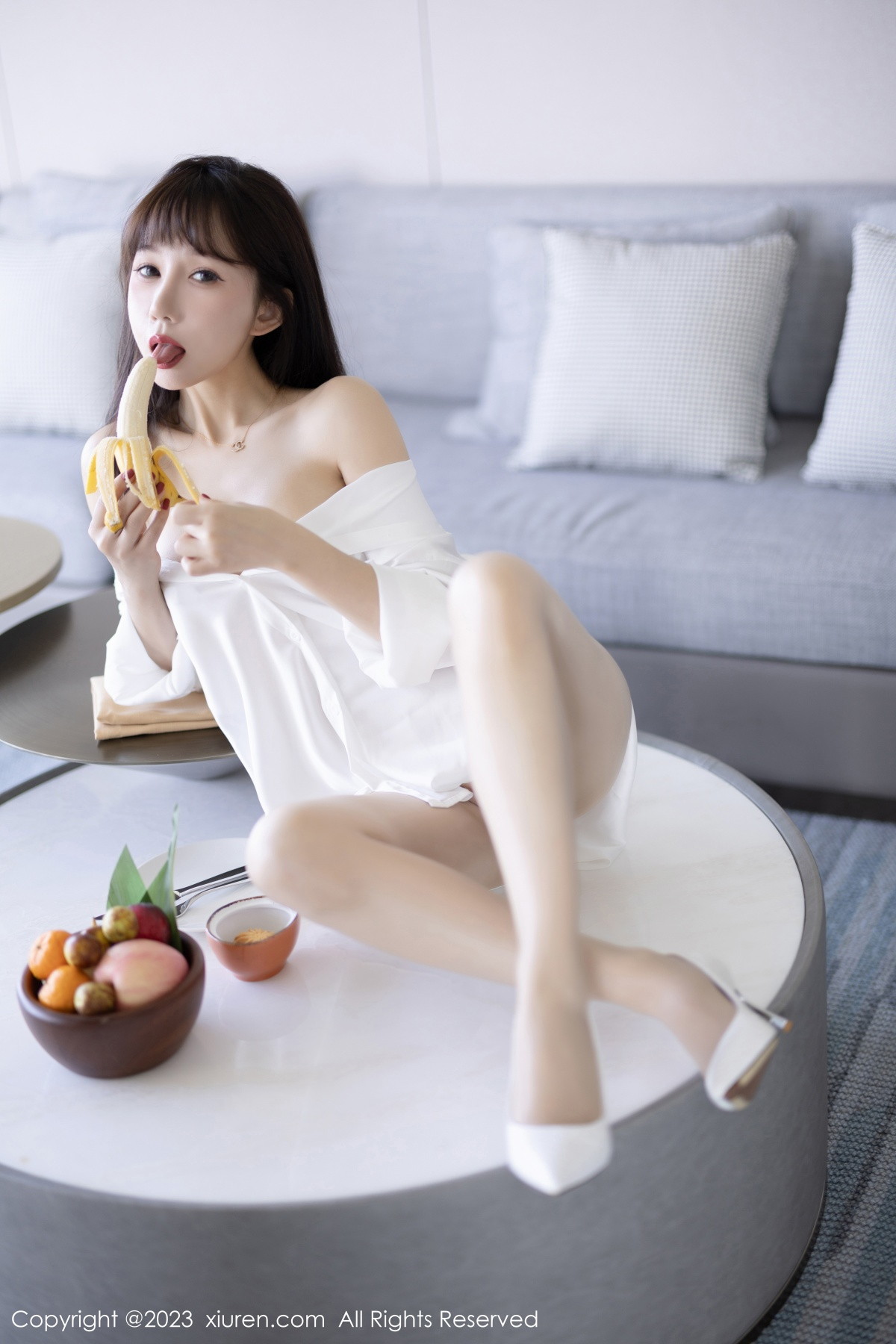 [XiuRen]高清写真图 2023.01.18 No.6153 波巧酱 丝袜美腿