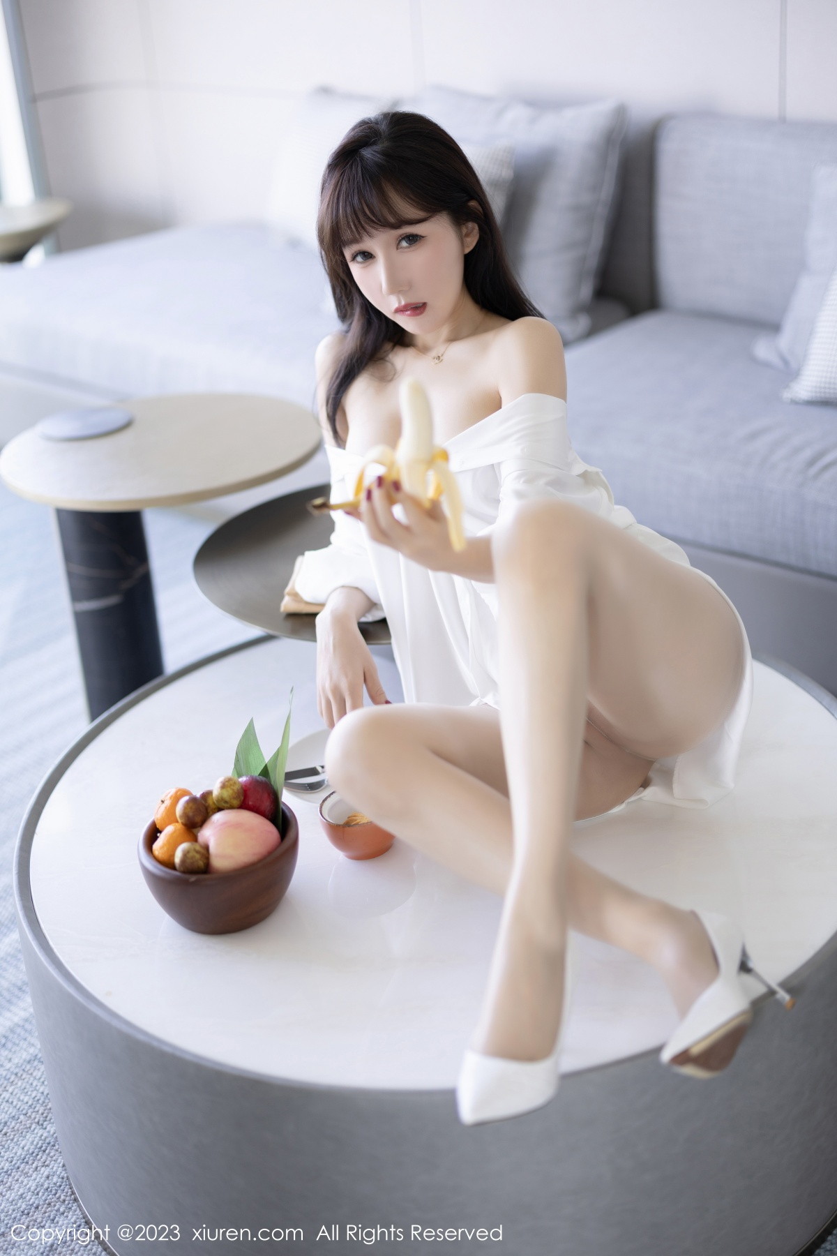 [XiuRen]高清写真图 2023.01.18 No.6153 波巧酱 丝袜美腿