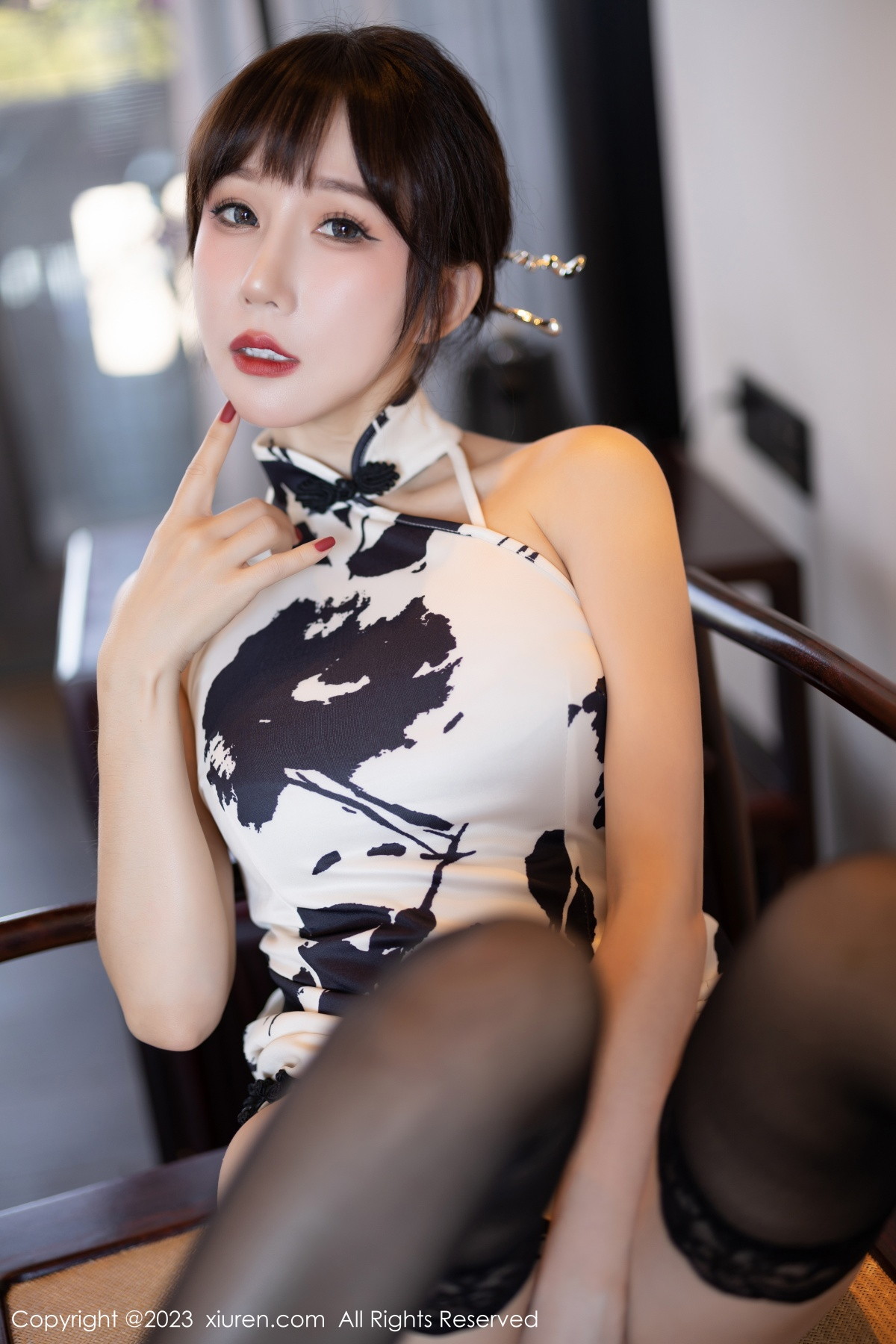 [XiuRen]高清写真图 2023.02.09 No.6241 波巧酱 旗袍美腿
