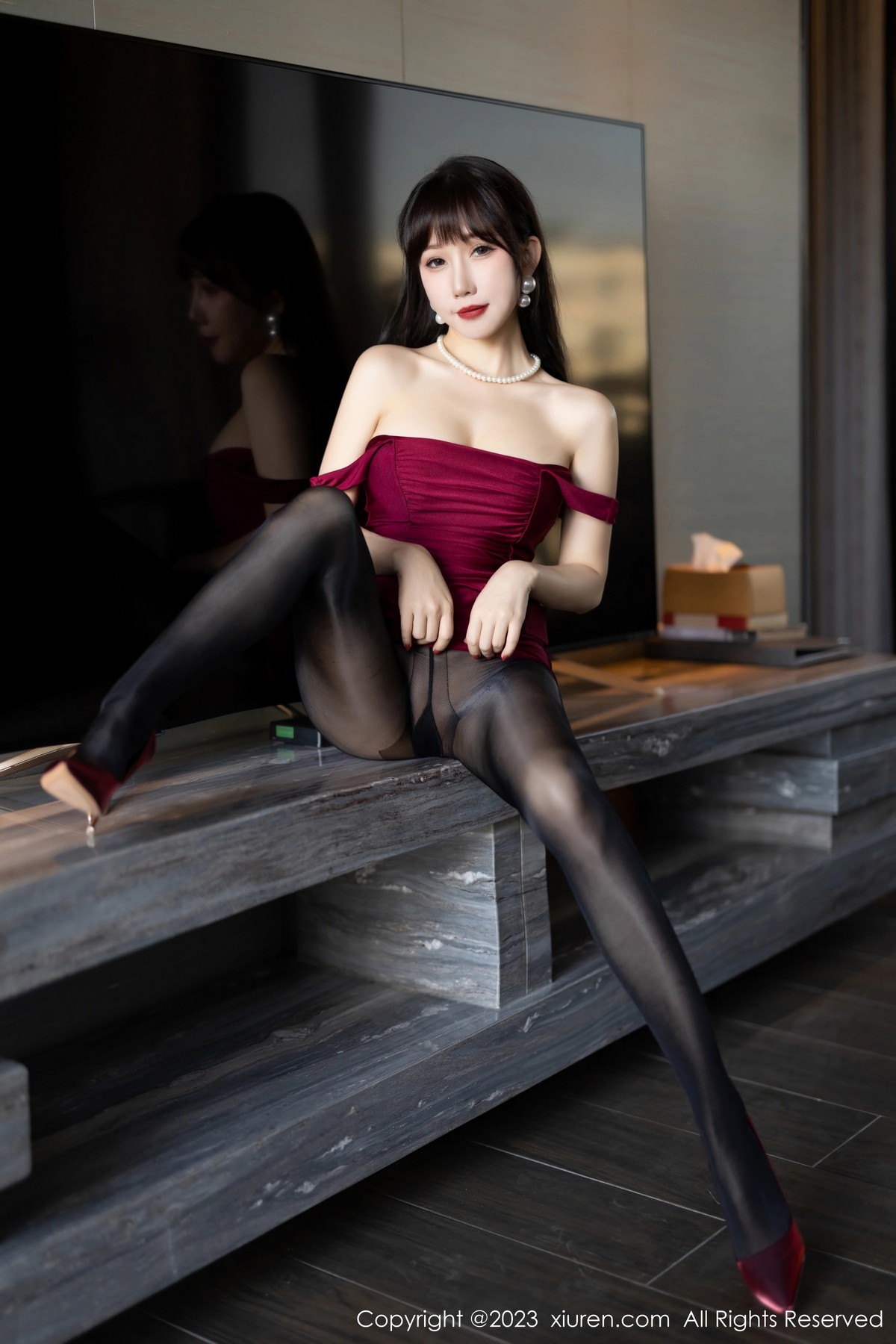 [XiuRen]高清写真图 2023.05.04 No.6670 波巧酱 黑丝美腿