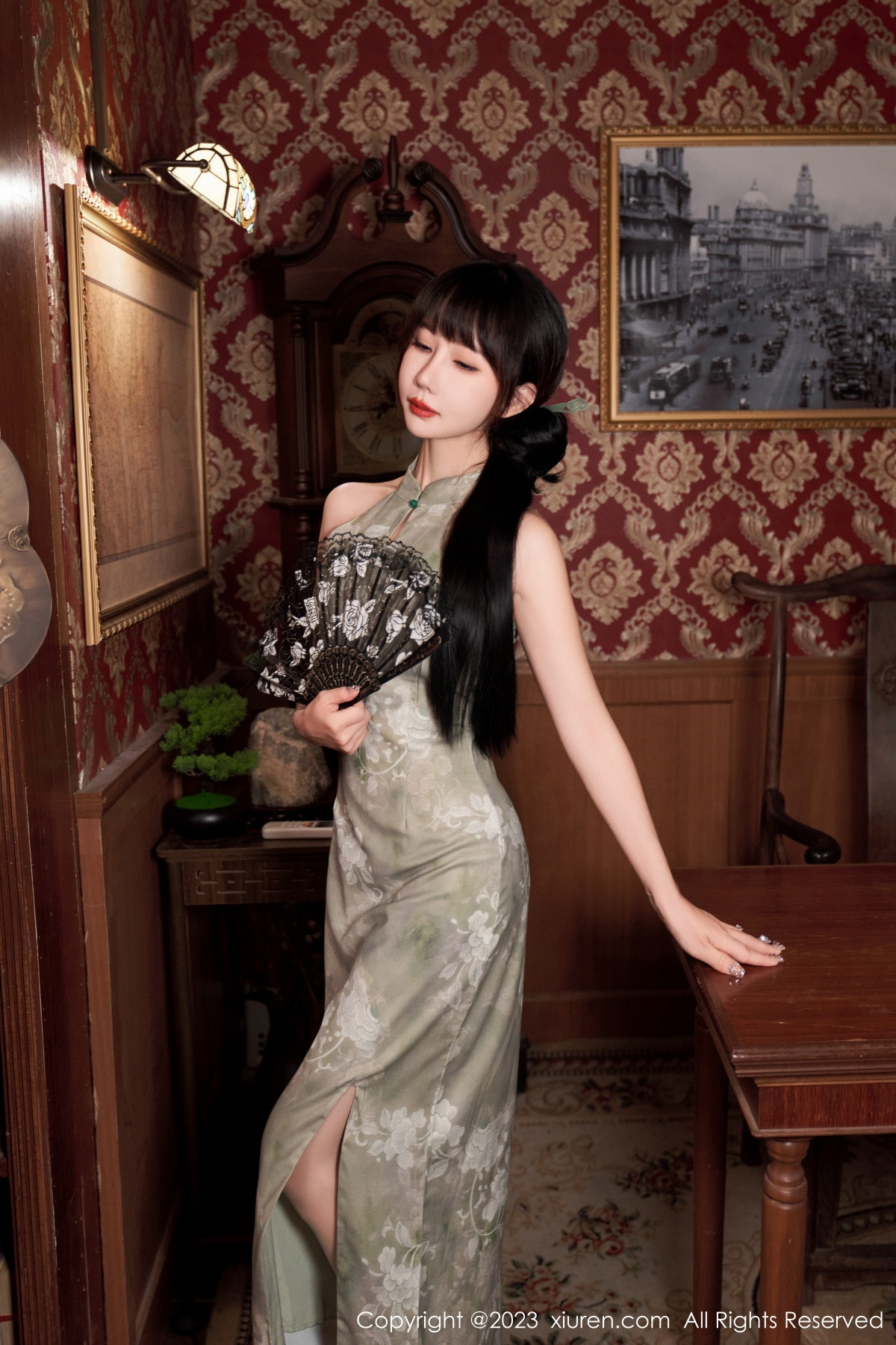 [XiuRen]高清写真图 2023.09.05 No.7337 波巧酱 丝袜美腿