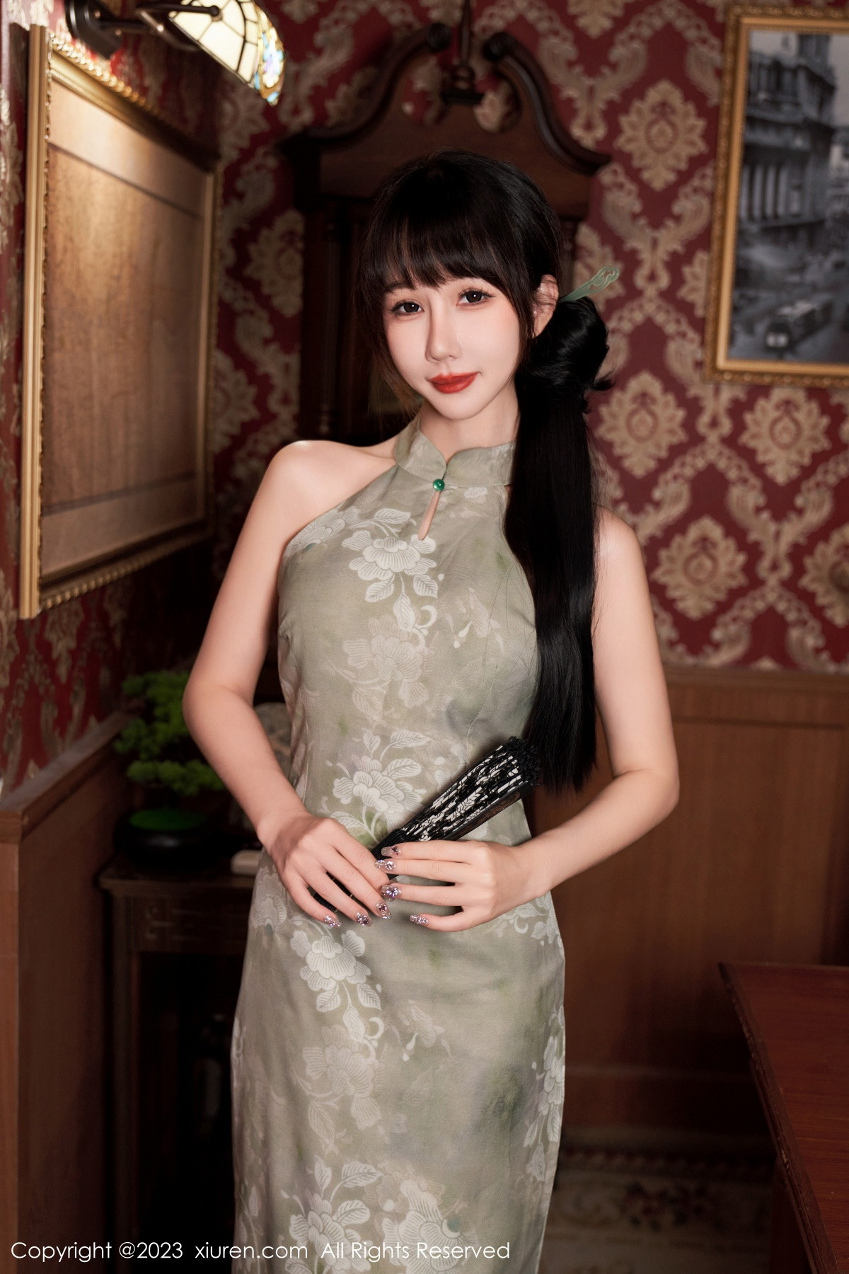 [XiuRen]高清写真图 2023.09.05 No.7337 波巧酱 丝袜美腿