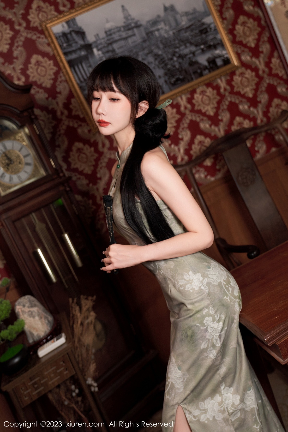 [XiuRen]高清写真图 2023.09.05 No.7337 波巧酱 丝袜美腿
