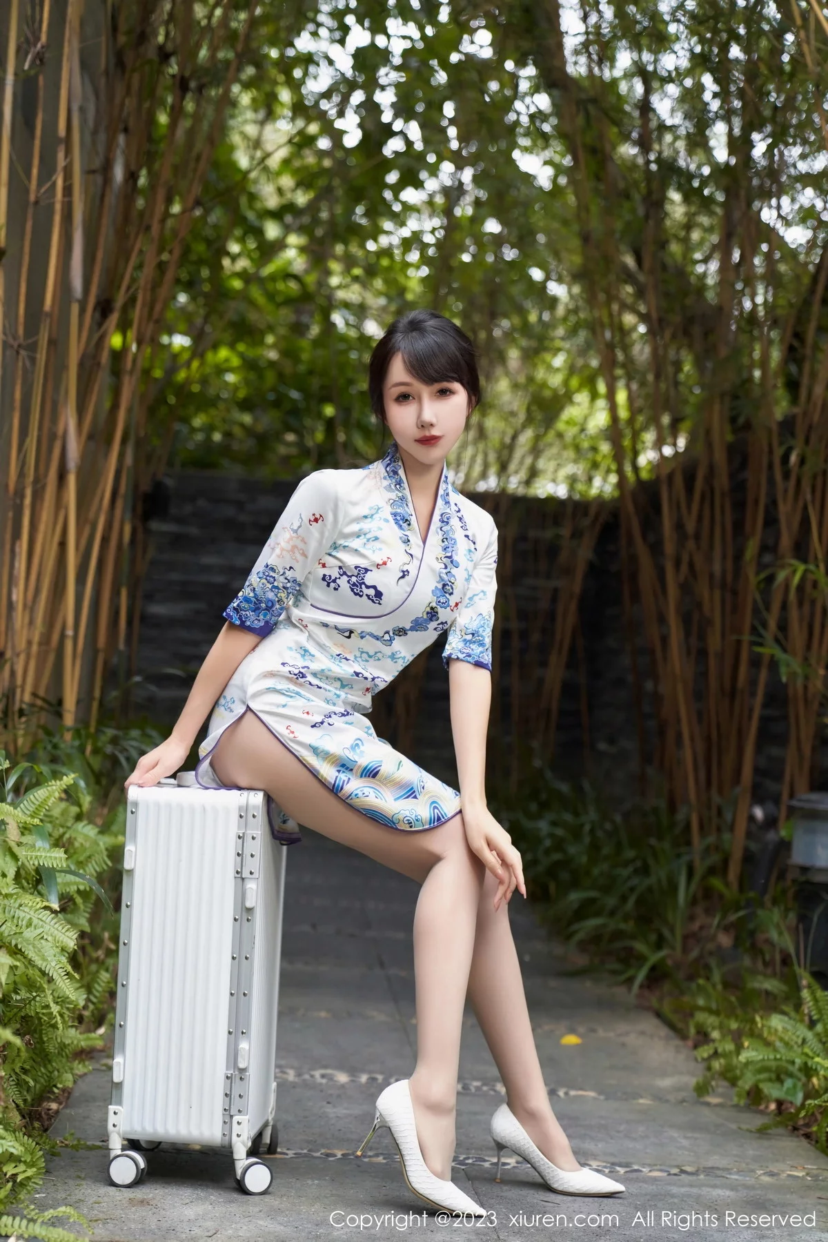 [XiuRen]高清写真图 2023.12.13 No.7804 波巧酱 制服美腿