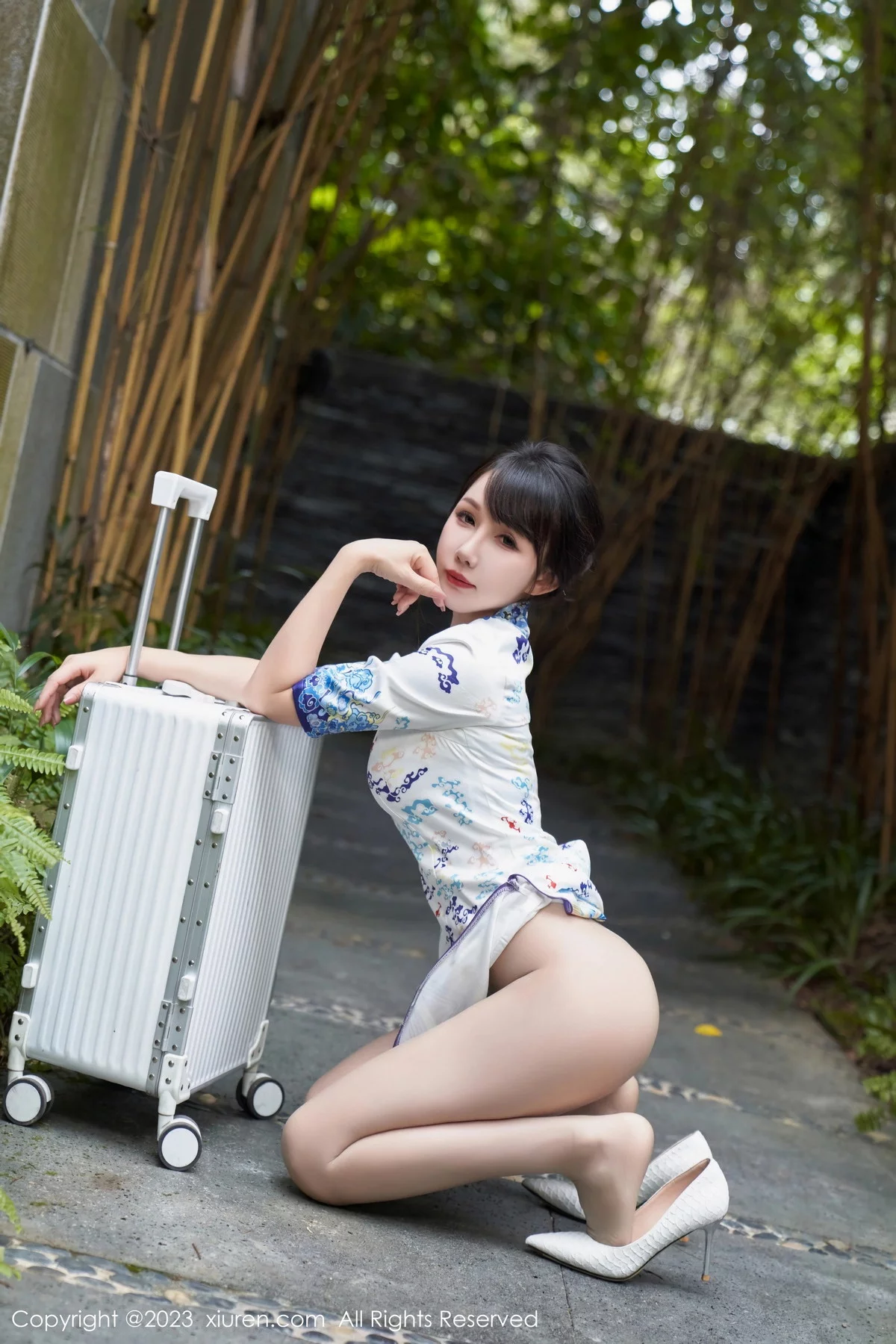 [XiuRen]高清写真图 2023.12.13 No.7804 波巧酱 制服美腿