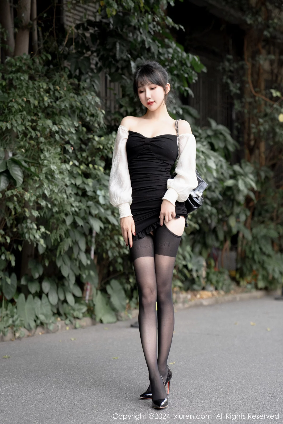 [XiuRen]高清写真图 2024.01.09 No.7930 波巧酱 黑丝美臀