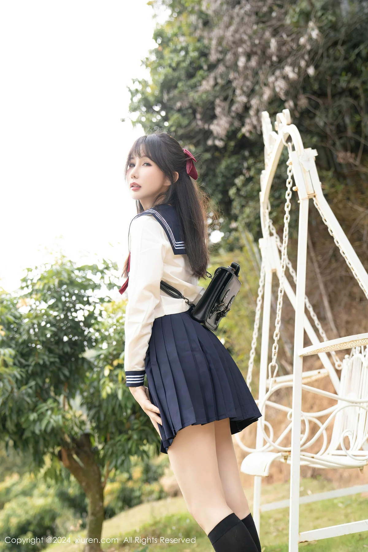 [XiuRen]高清写真图 2024.04.10 No.8365 波巧酱 性感美腿