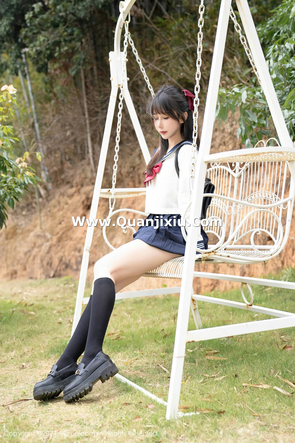 [XiuRen]高清写真图 2024.04.10 No.8365 波巧酱 性感美腿