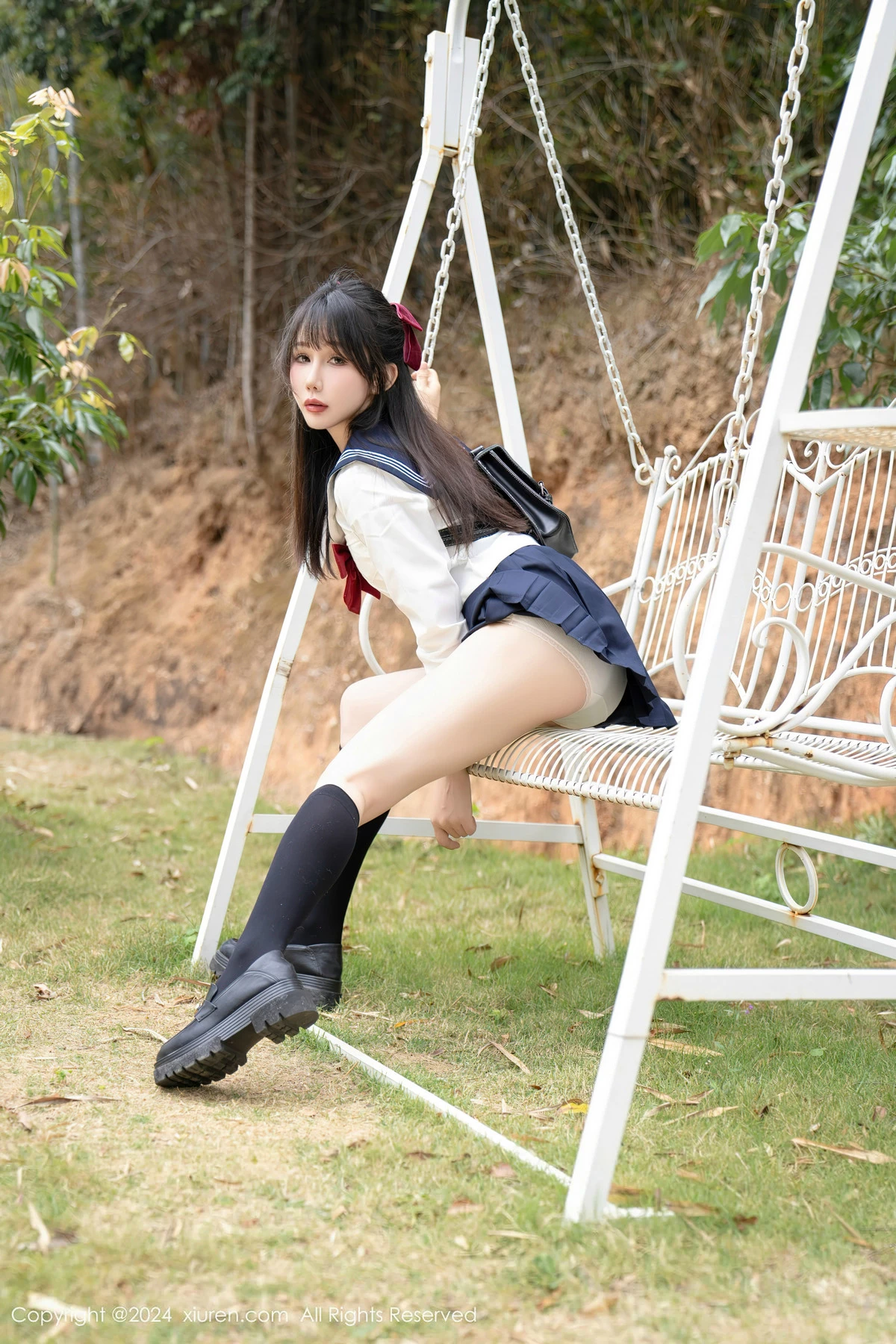 [XiuRen]高清写真图 2024.04.10 No.8365 波巧酱 性感美腿