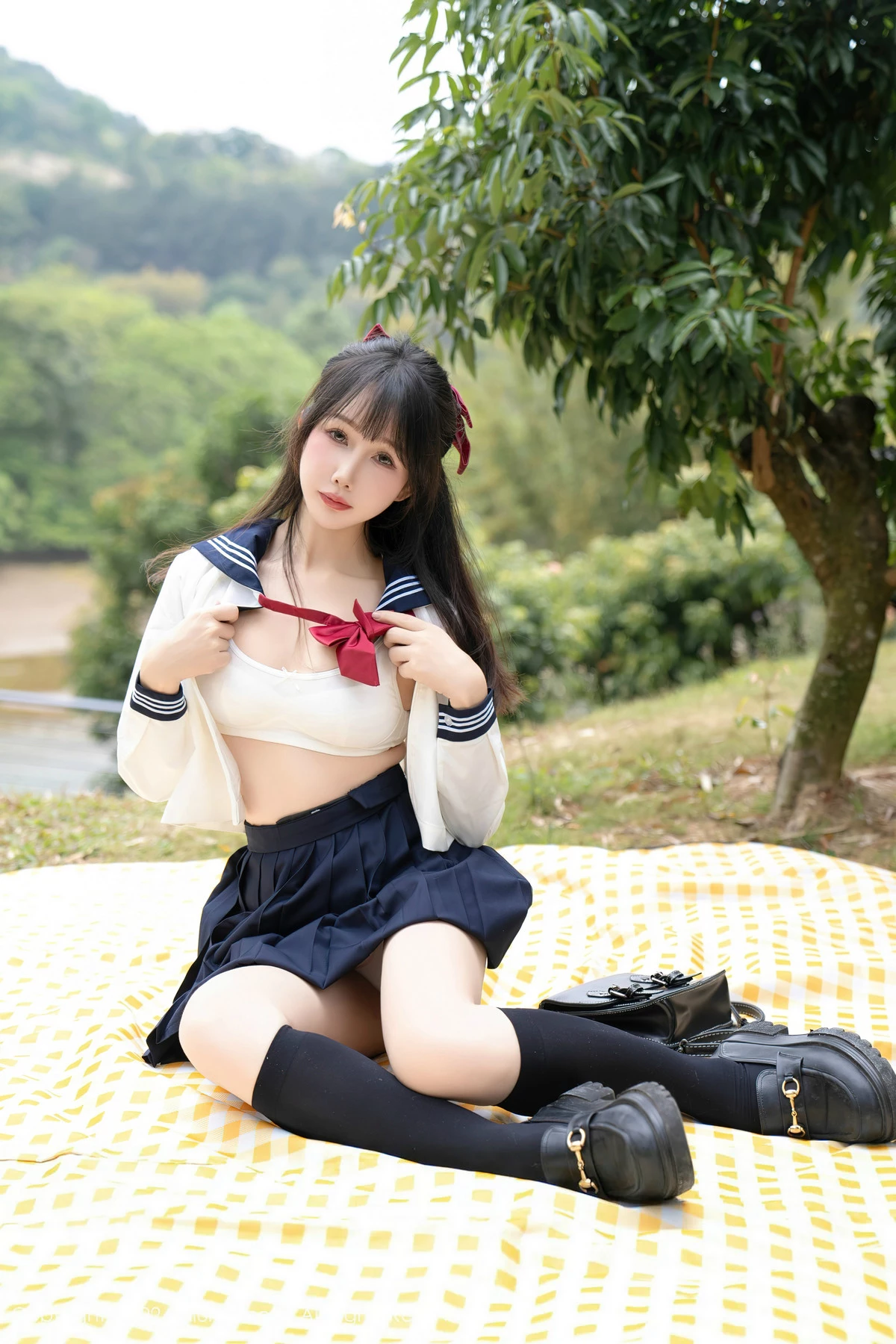 [XiuRen]高清写真图 2024.04.10 No.8365 波巧酱 性感美腿