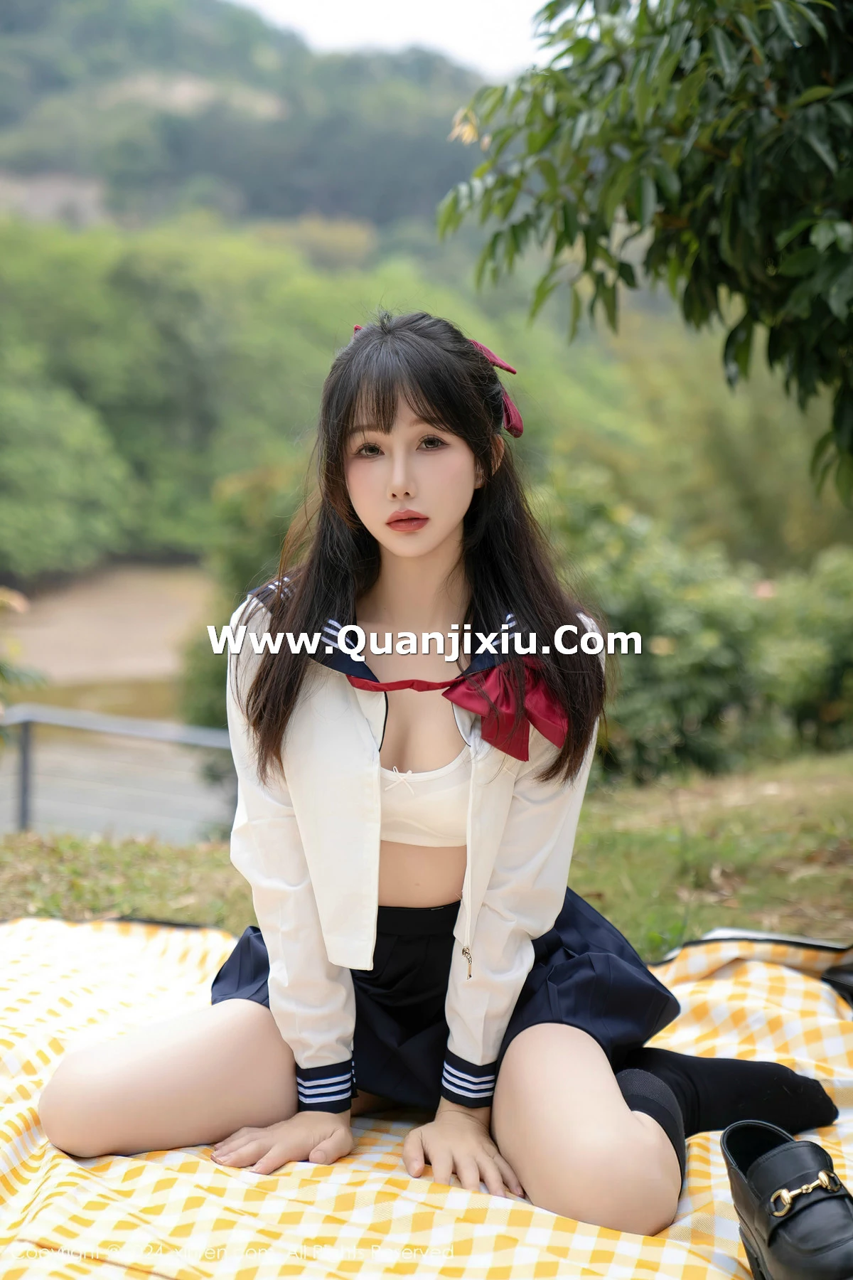 [XiuRen]高清写真图 2024.04.10 No.8365 波巧酱 性感美腿