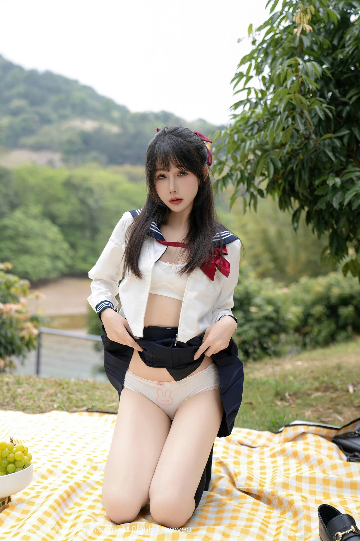 [XiuRen]高清写真图 2024.04.10 No.8365 波巧酱 性感美腿