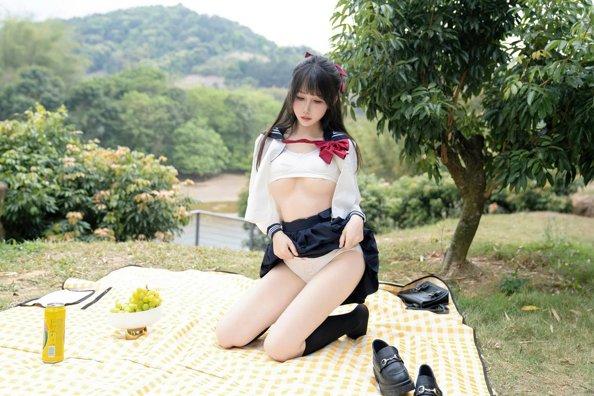 [XiuRen]高清写真图 2024.04.10 No.8365 波巧酱 性感美腿